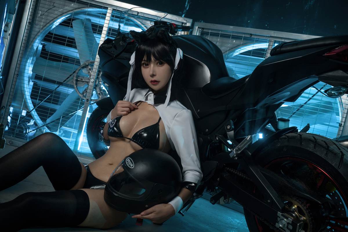 亚马逊鲶鱼 – 碧蓝航线 爱宕机车：黑白机车服黑丝美胸 10P-御萝部落