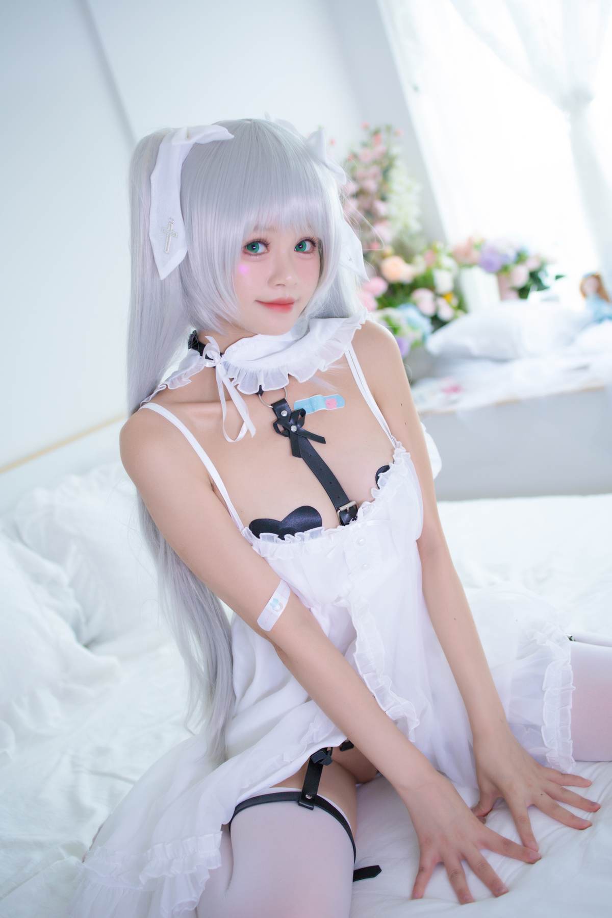 星黛鹿鹿 – 初音酱：蓝绿双马尾白丝美腿 58P
