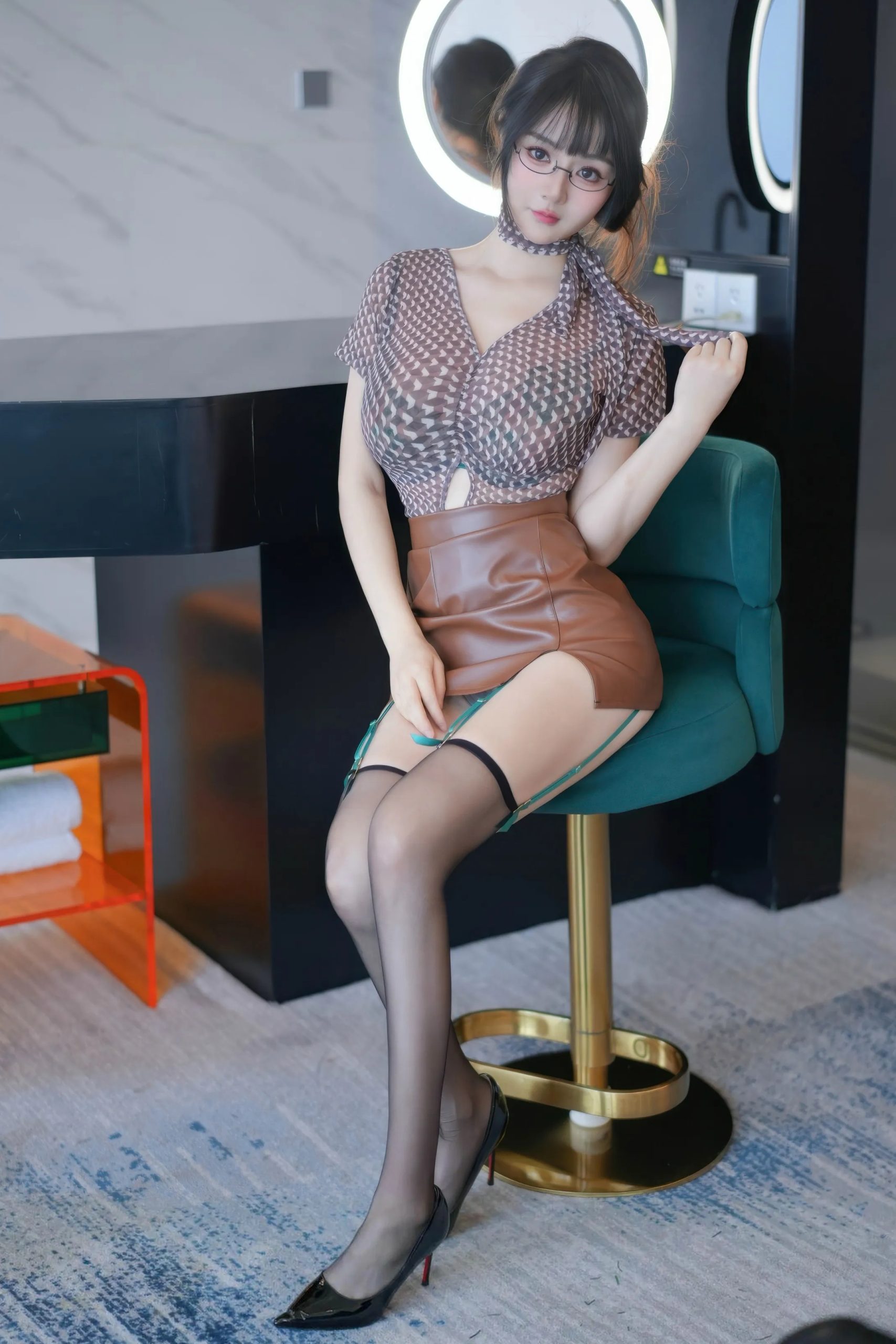 沈南汐RuRu 棕色短裙