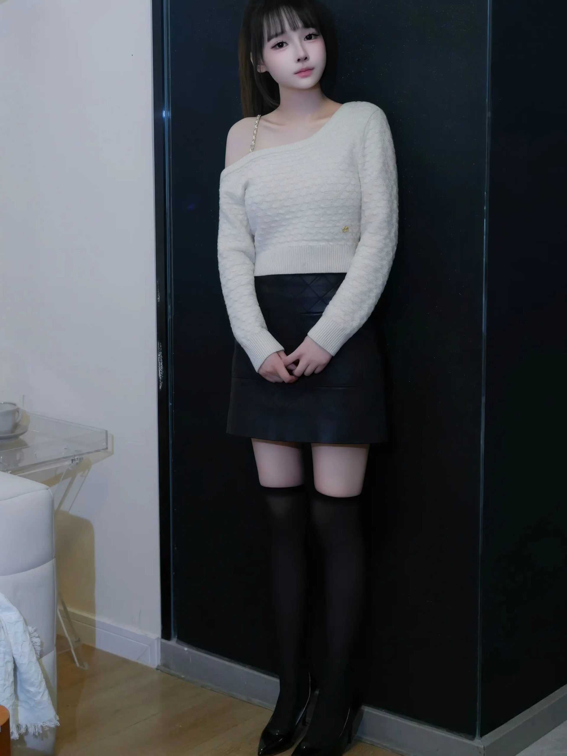 沈蜜儿 性感白T