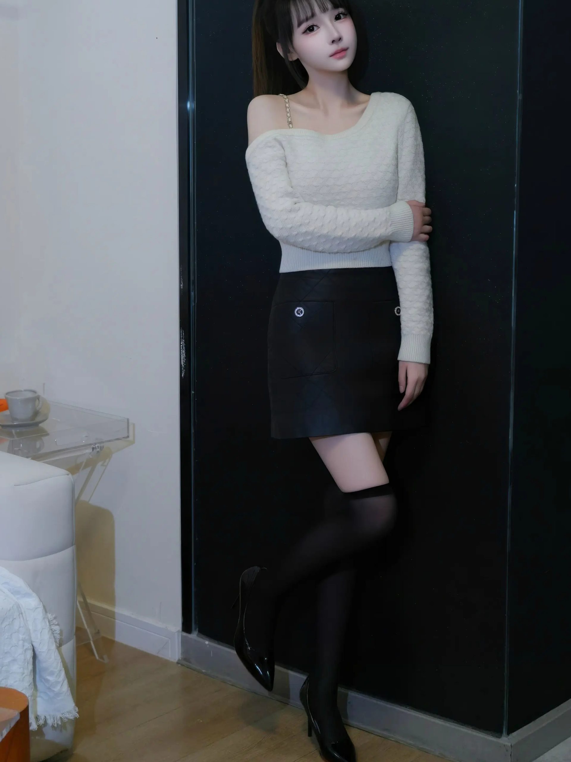 沈蜜儿 性感白T