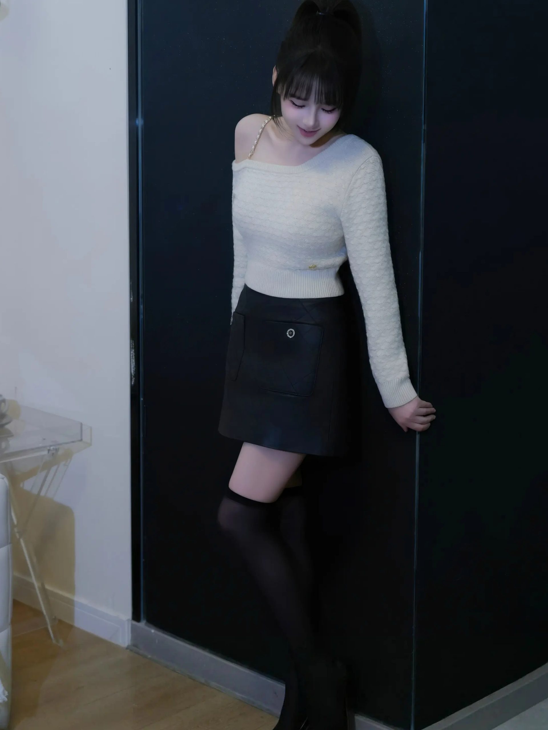 沈蜜儿 性感白T