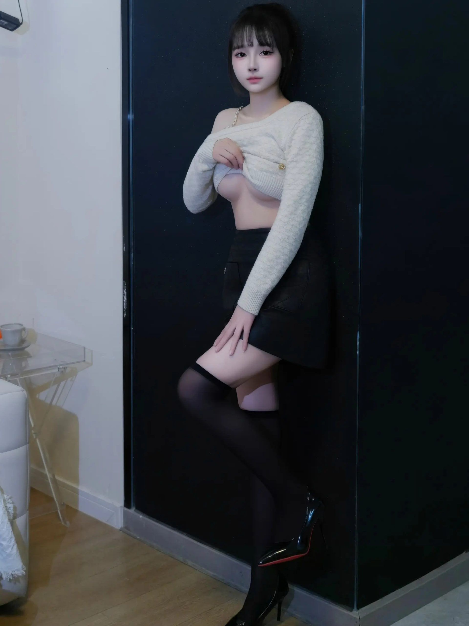 沈蜜儿 性感白T