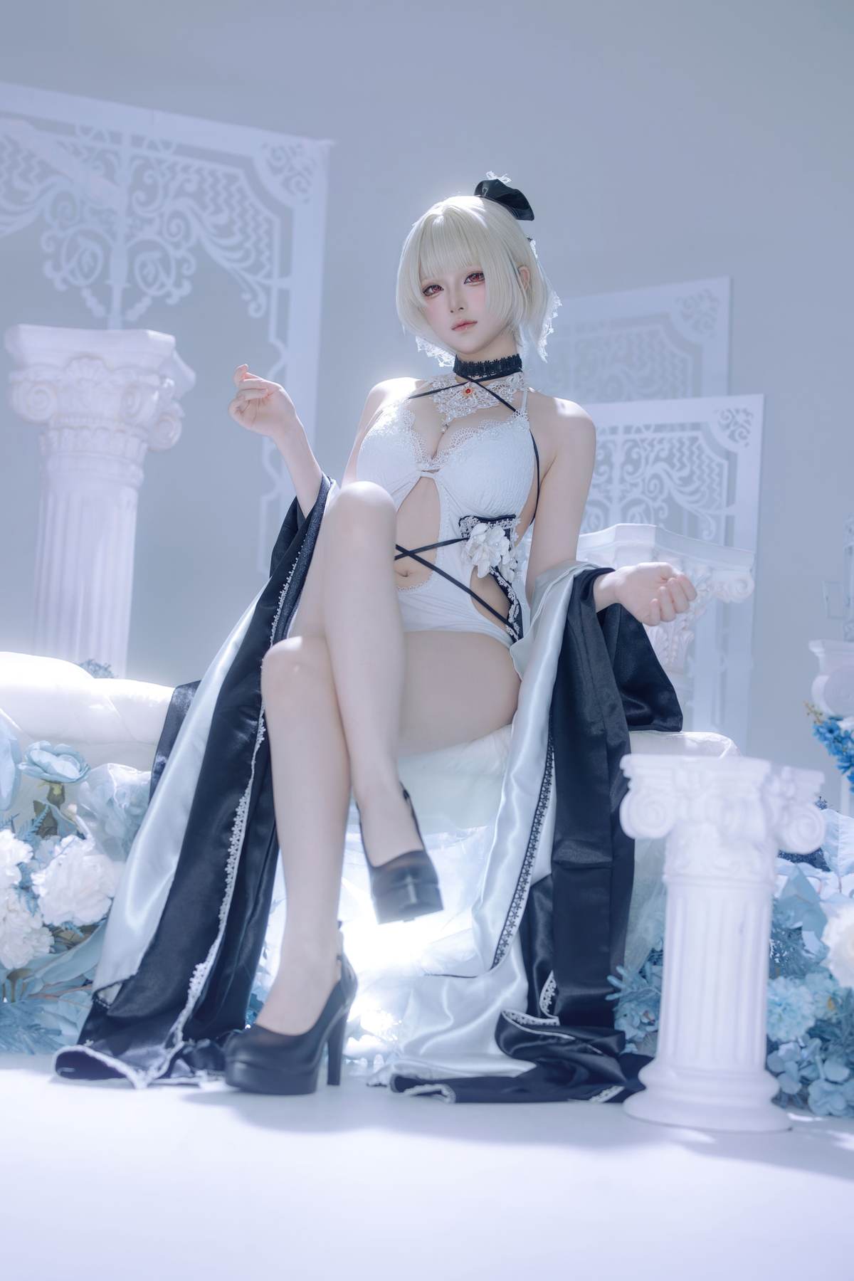 屿鱼 – 碧蓝航线 可畏同人礼服：黑白礼服白丝美腿冰蓝布景 63P