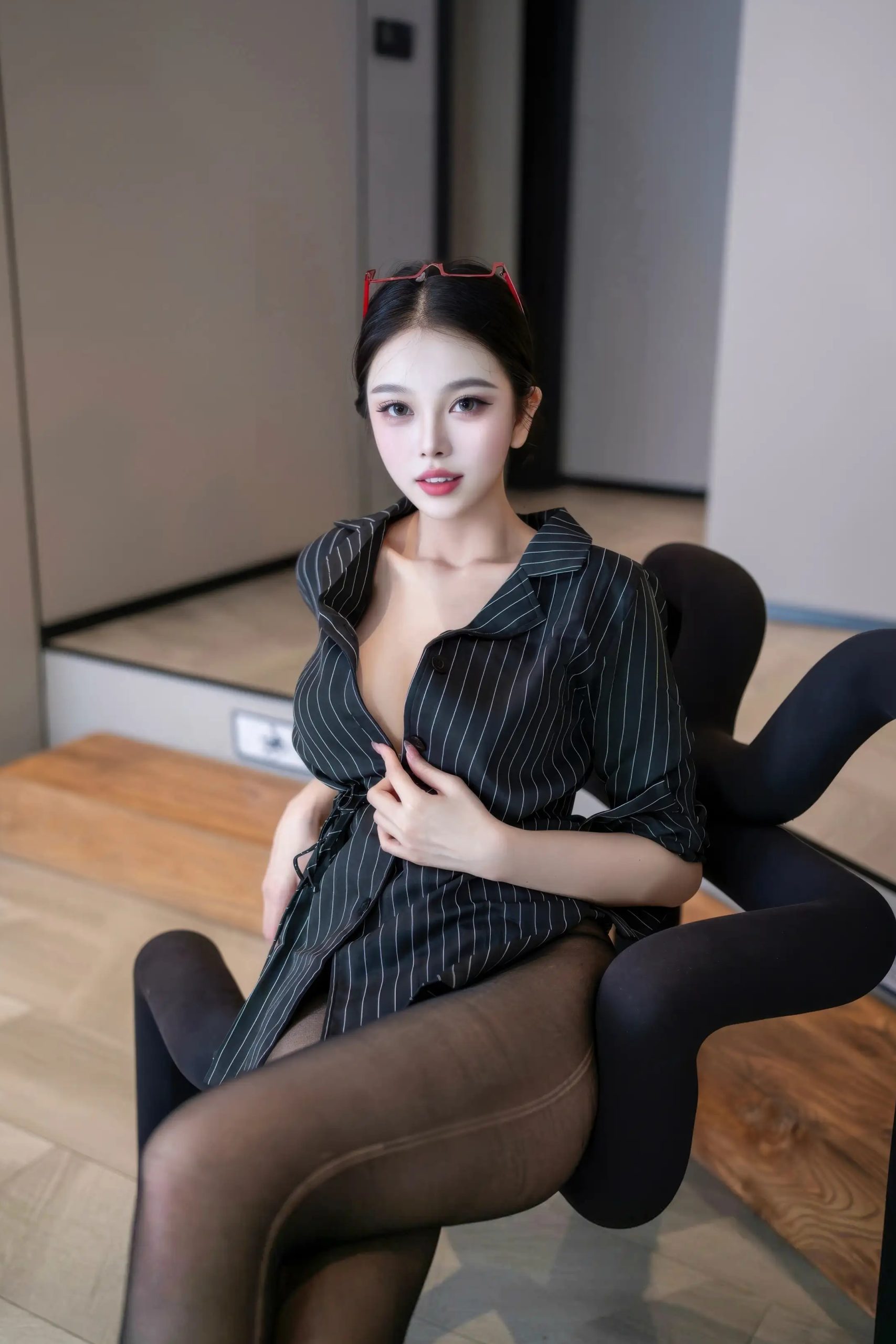 诺诺子 开档黑丝