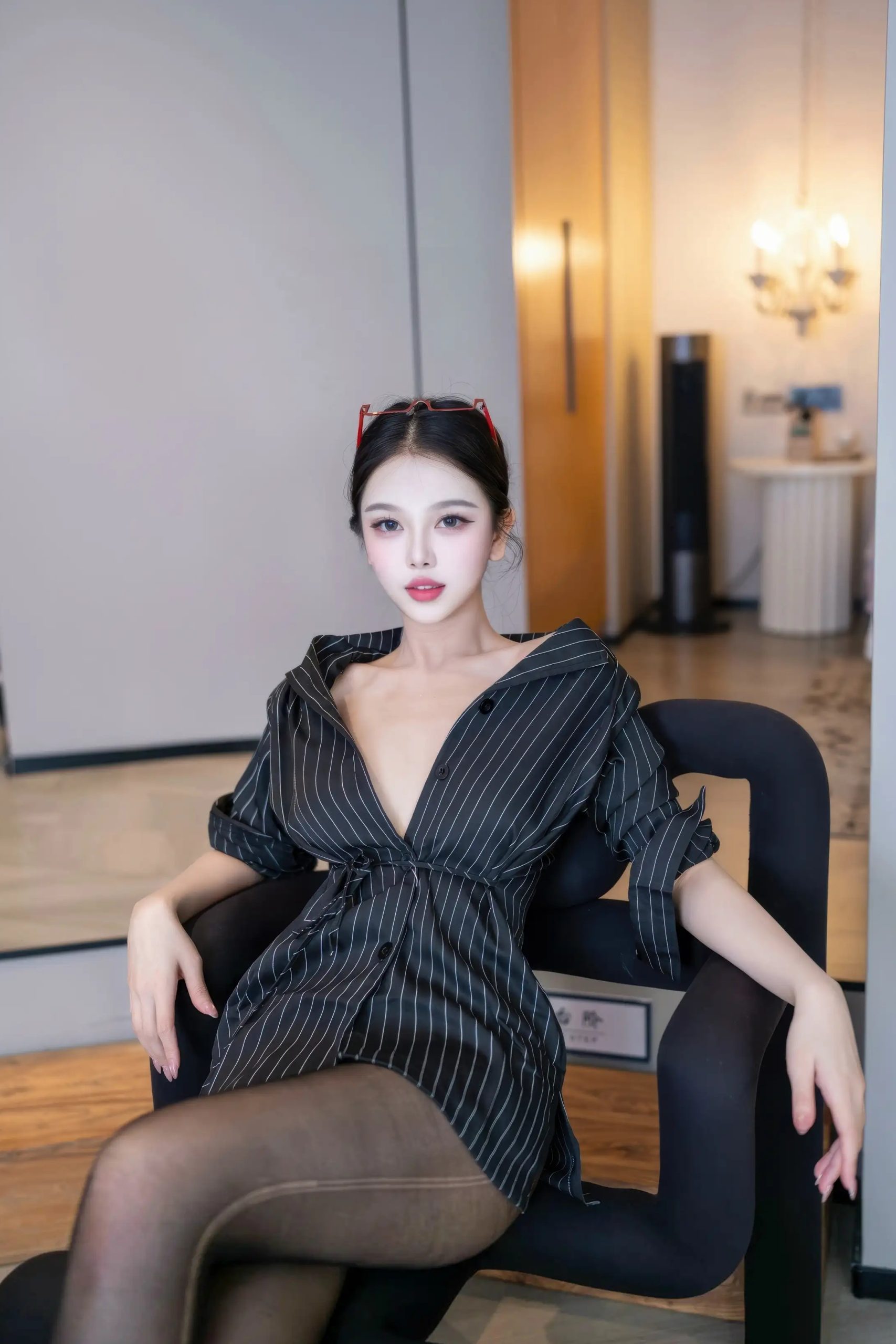 诺诺子 开档黑丝