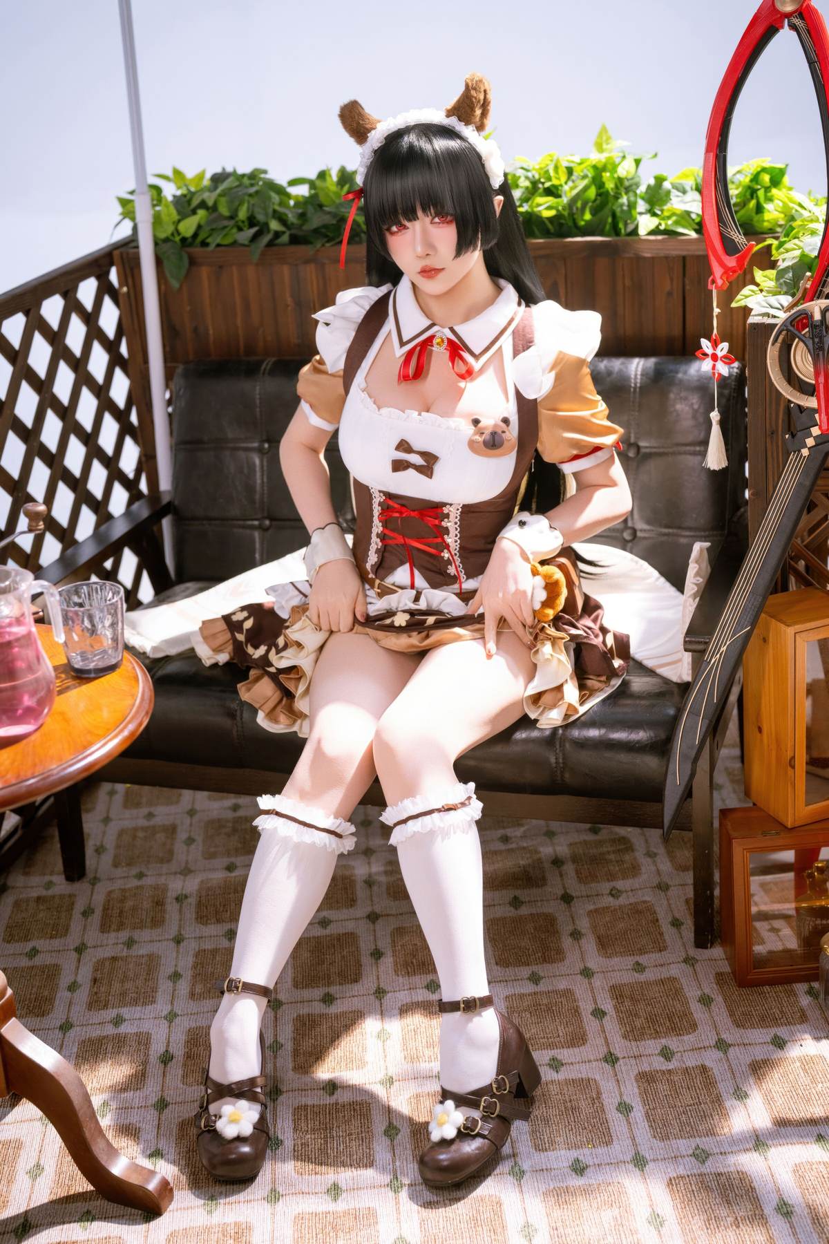 星之迟迟Hoshilily – 鸣潮 千咲·联动咖啡女仆：咖啡女仆红白造型 美腿还原 42P