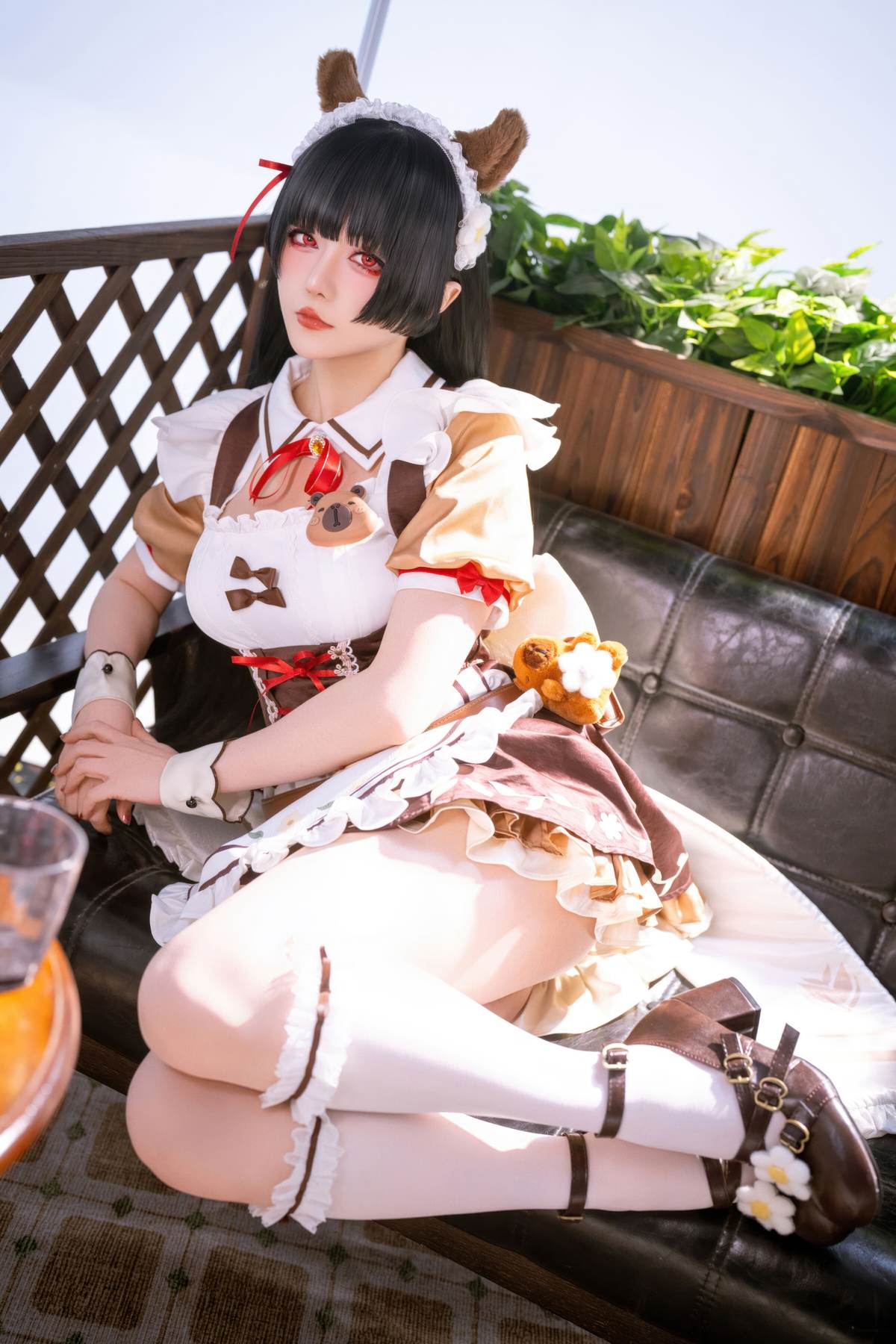 星之迟迟Hoshilily – 鸣潮 千咲·联动咖啡女仆：咖啡女仆红白造型 美腿还原 42P