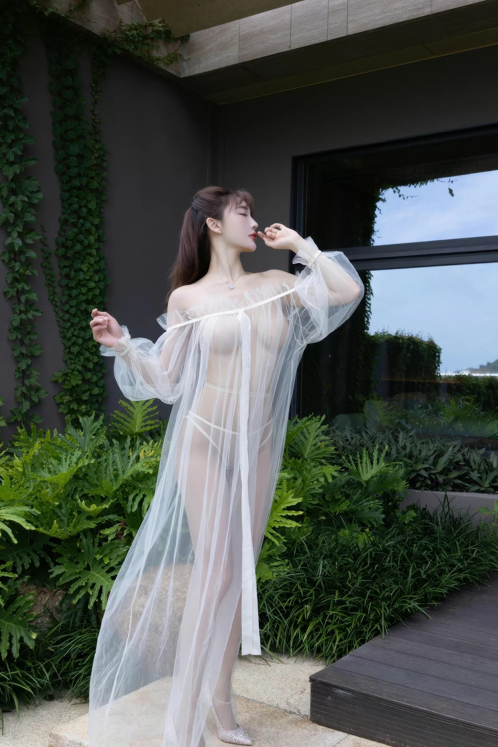 陆萱萱 轻透白纱