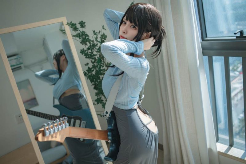 三無人型 – 吉他妹妹：原创吉他少女造型还原 音乐主题与舞台感结合 自然氛围下的人物神态与青春感呈现 24P-御萝部落