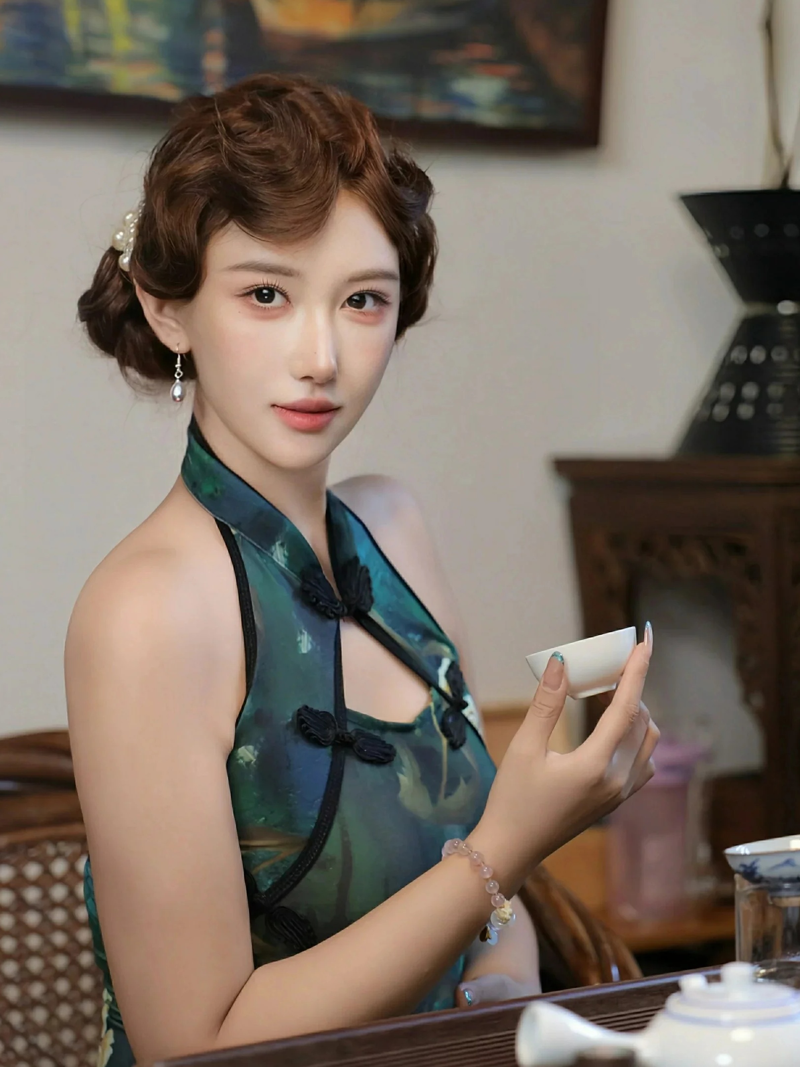金允希Yuki 绿色旗袍