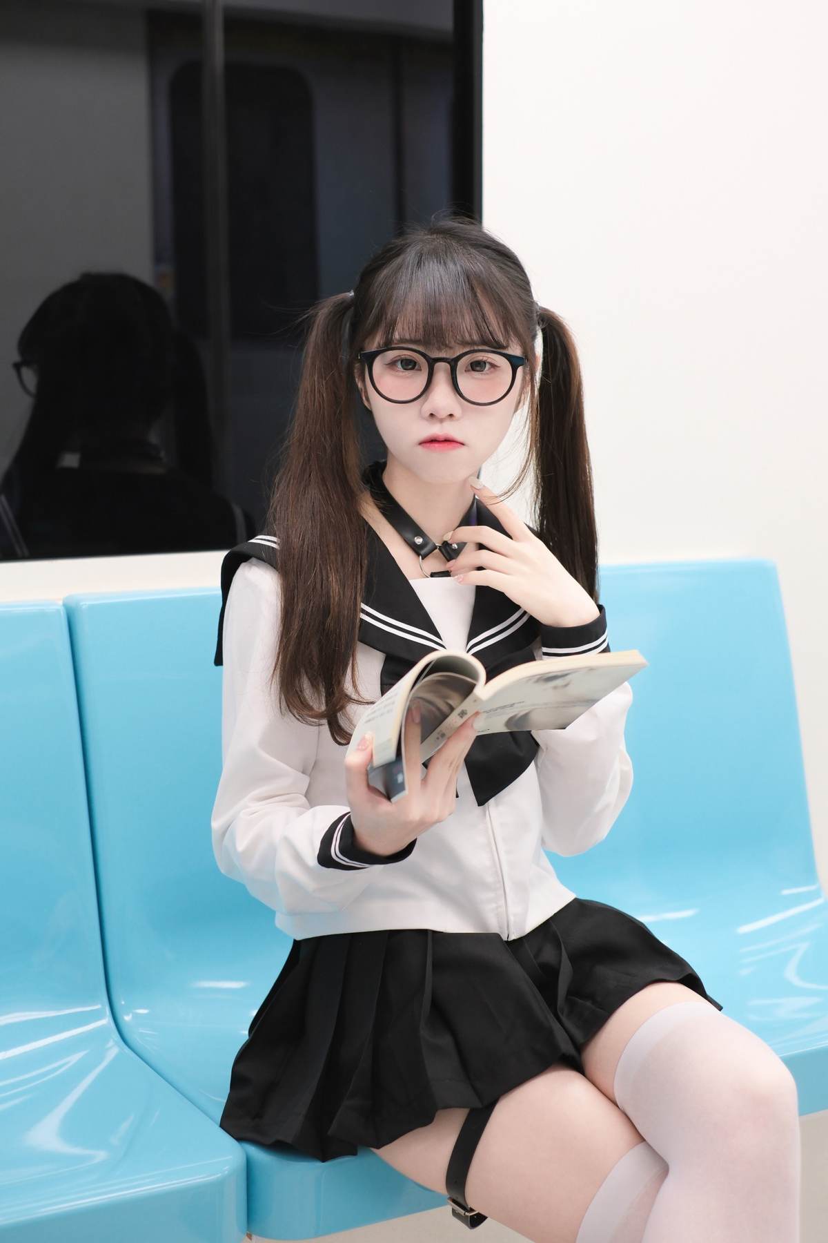 可可小白兔 – 電車上の女高中生 70P