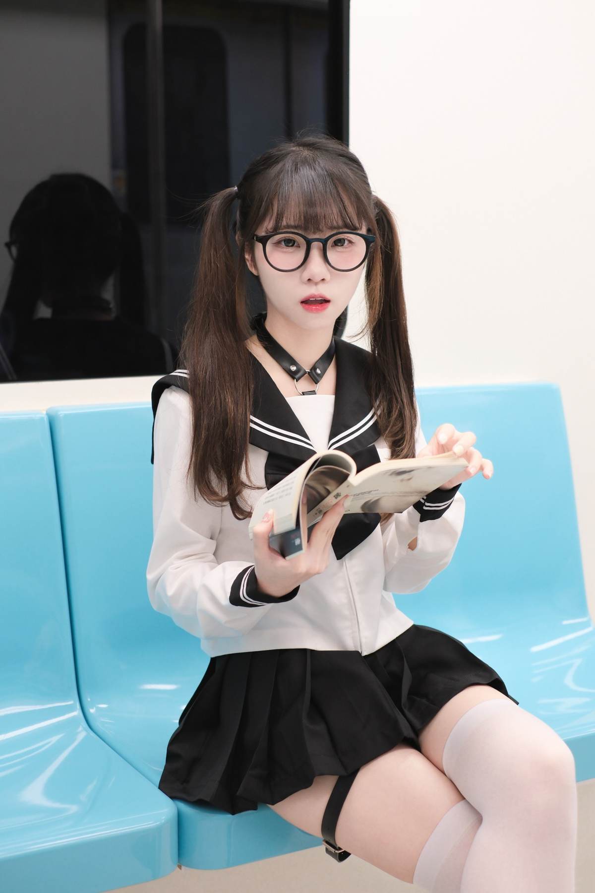 可可小白兔 – 電車上の女高中生 70P