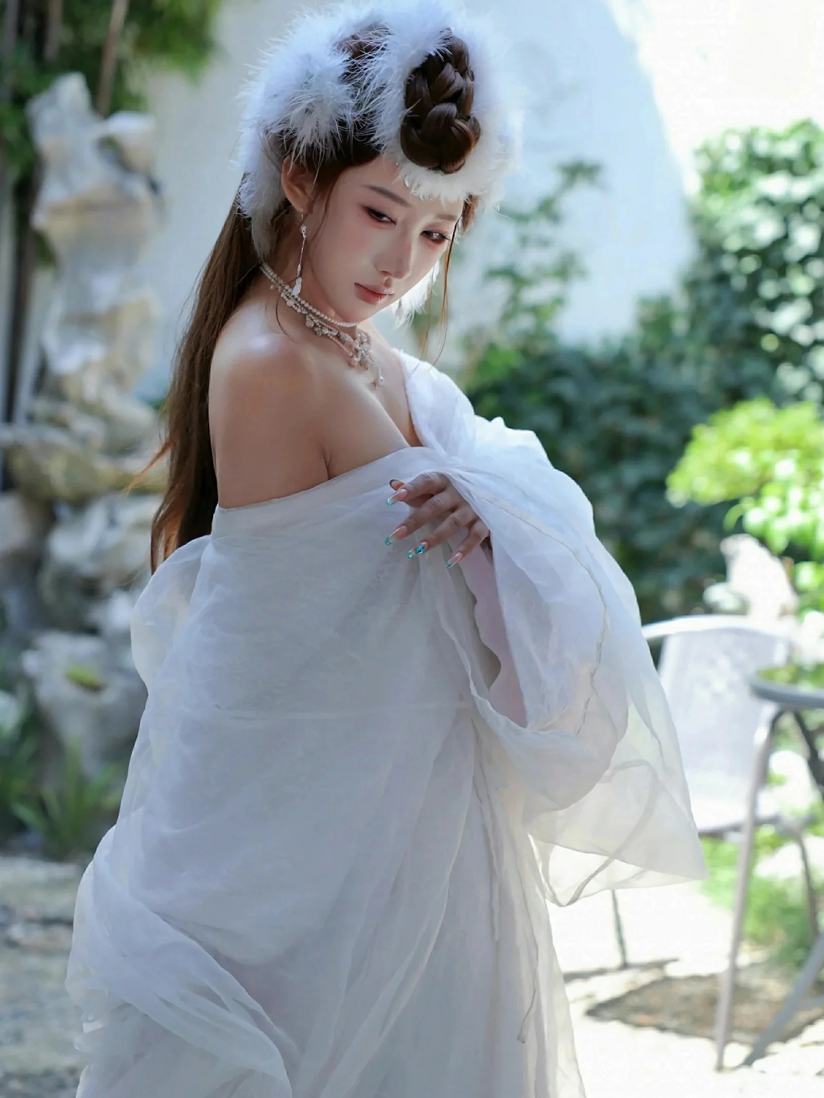金允希Yuki 低胸长裙