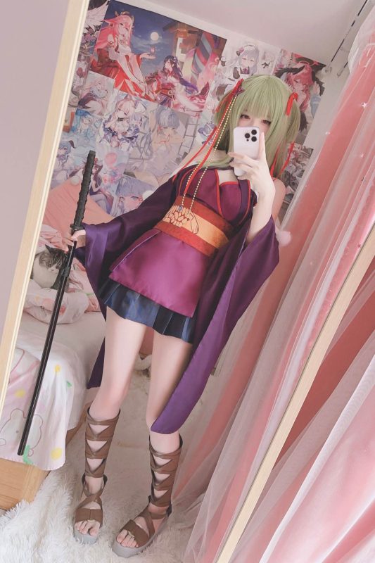 呆呆Misa – 千恋万花 丛雨：白发和服巫女白丝美腿 17P2V-御萝部落