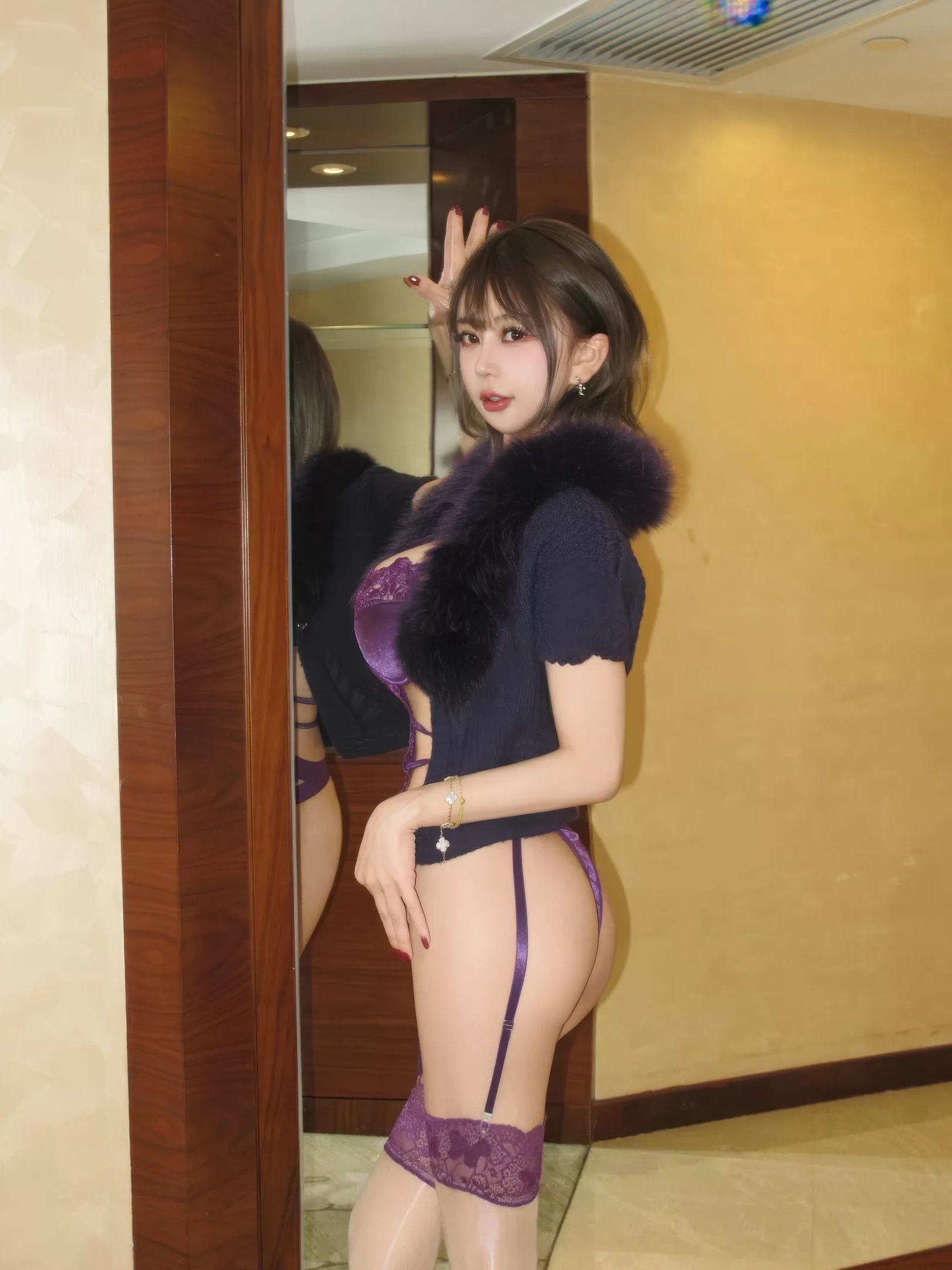 Zoe柚柚 紫色吊袜