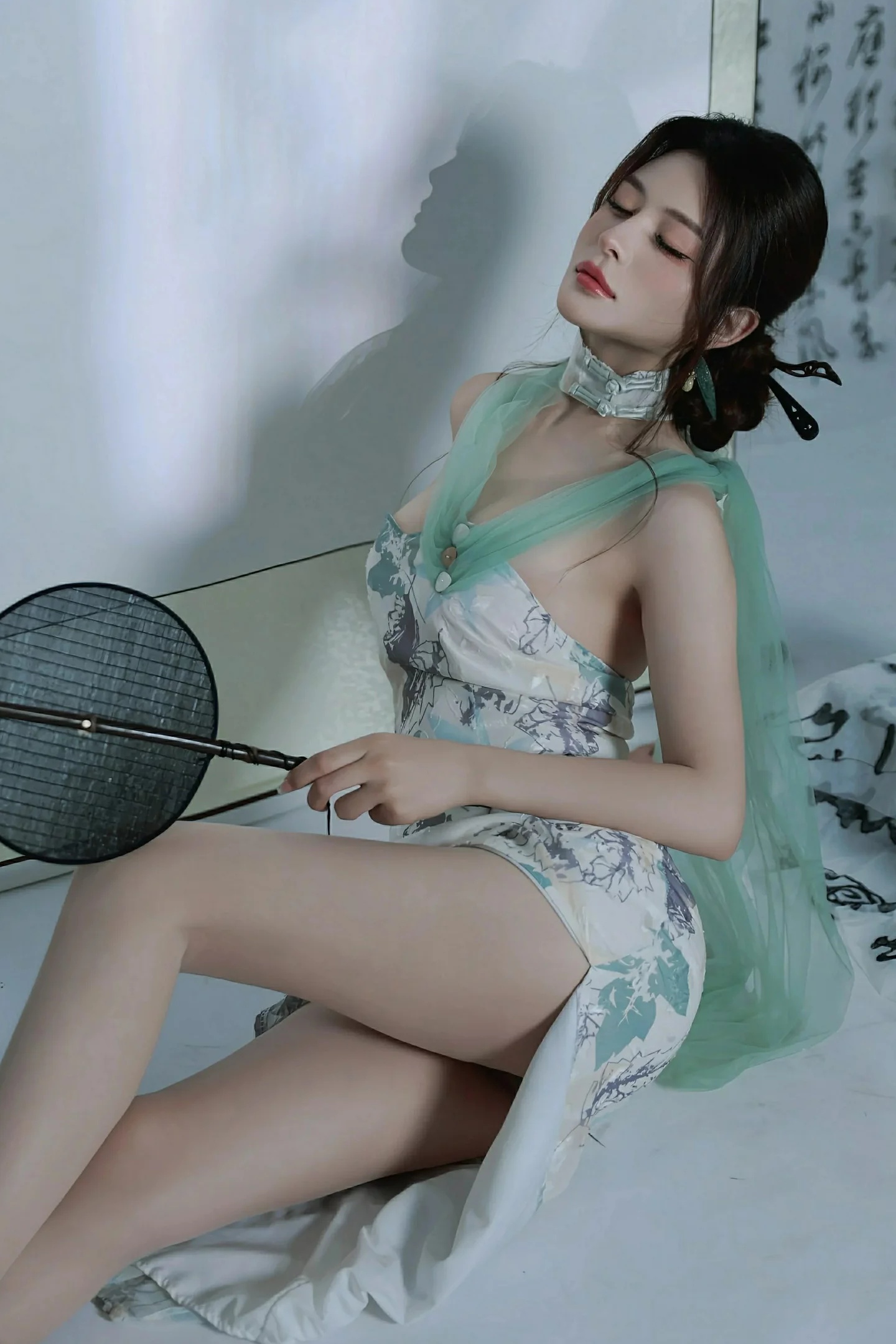 阿依莎 浅色古风