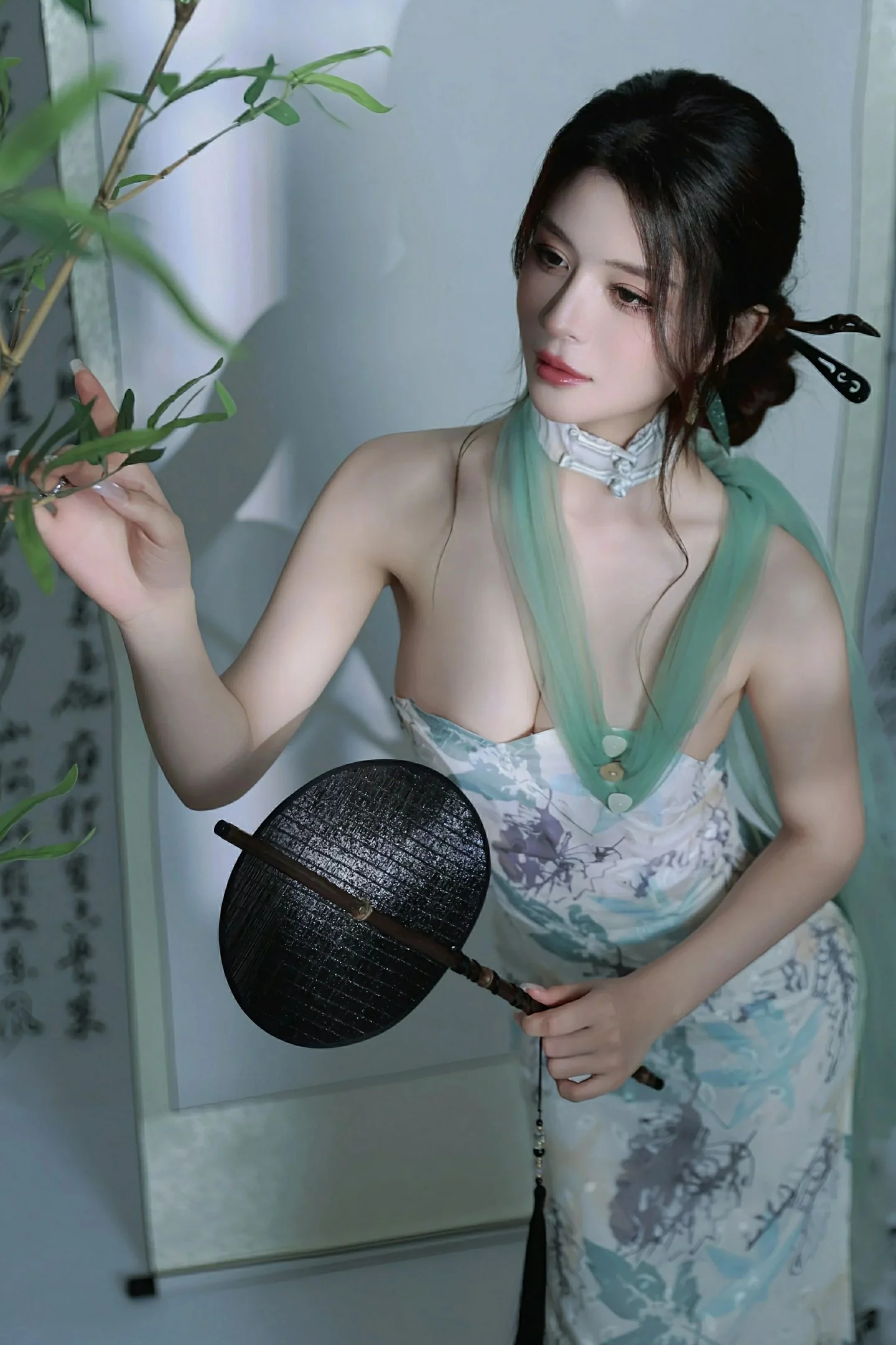 阿依莎 浅色古风