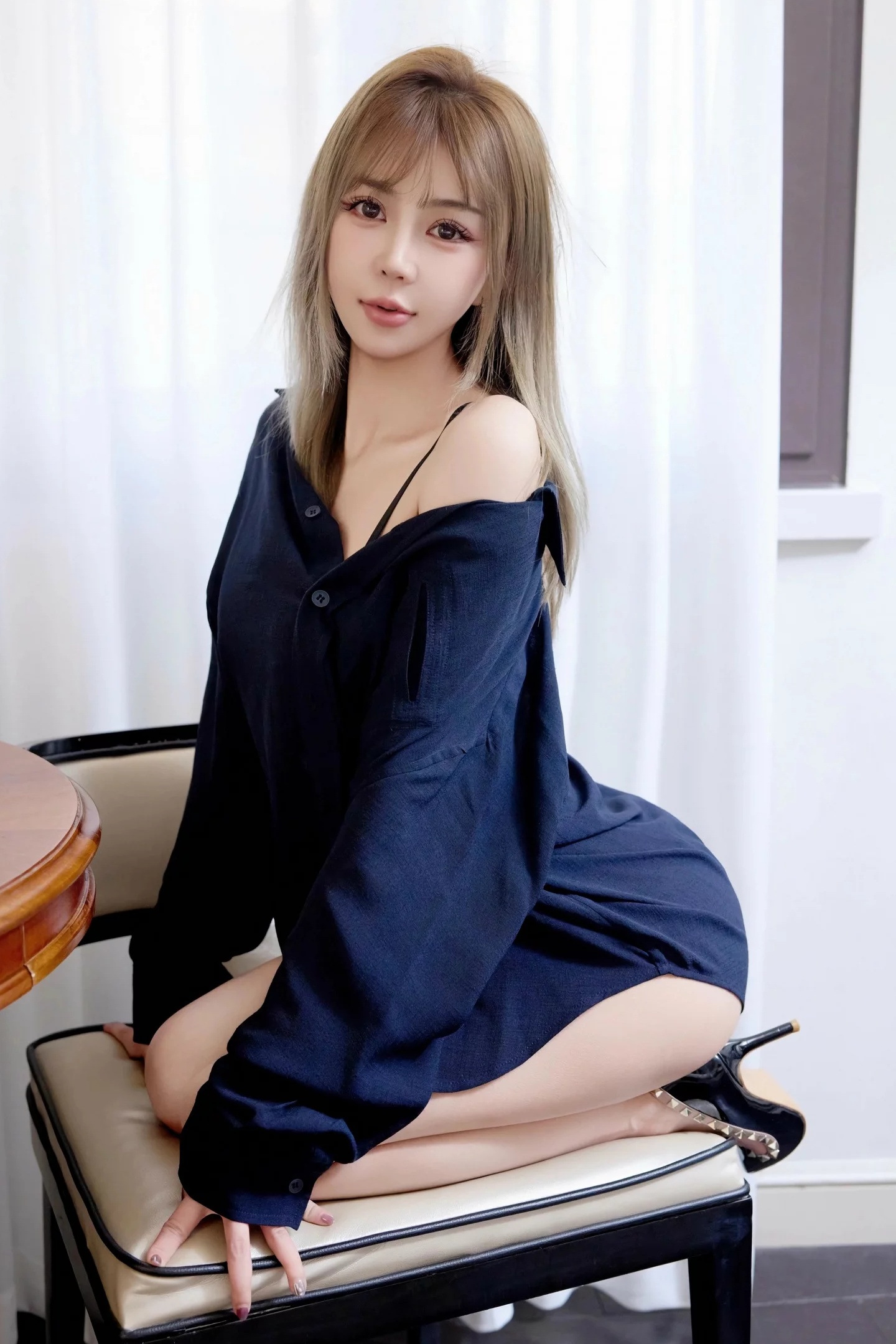Zoe柚柚 深色衬衫