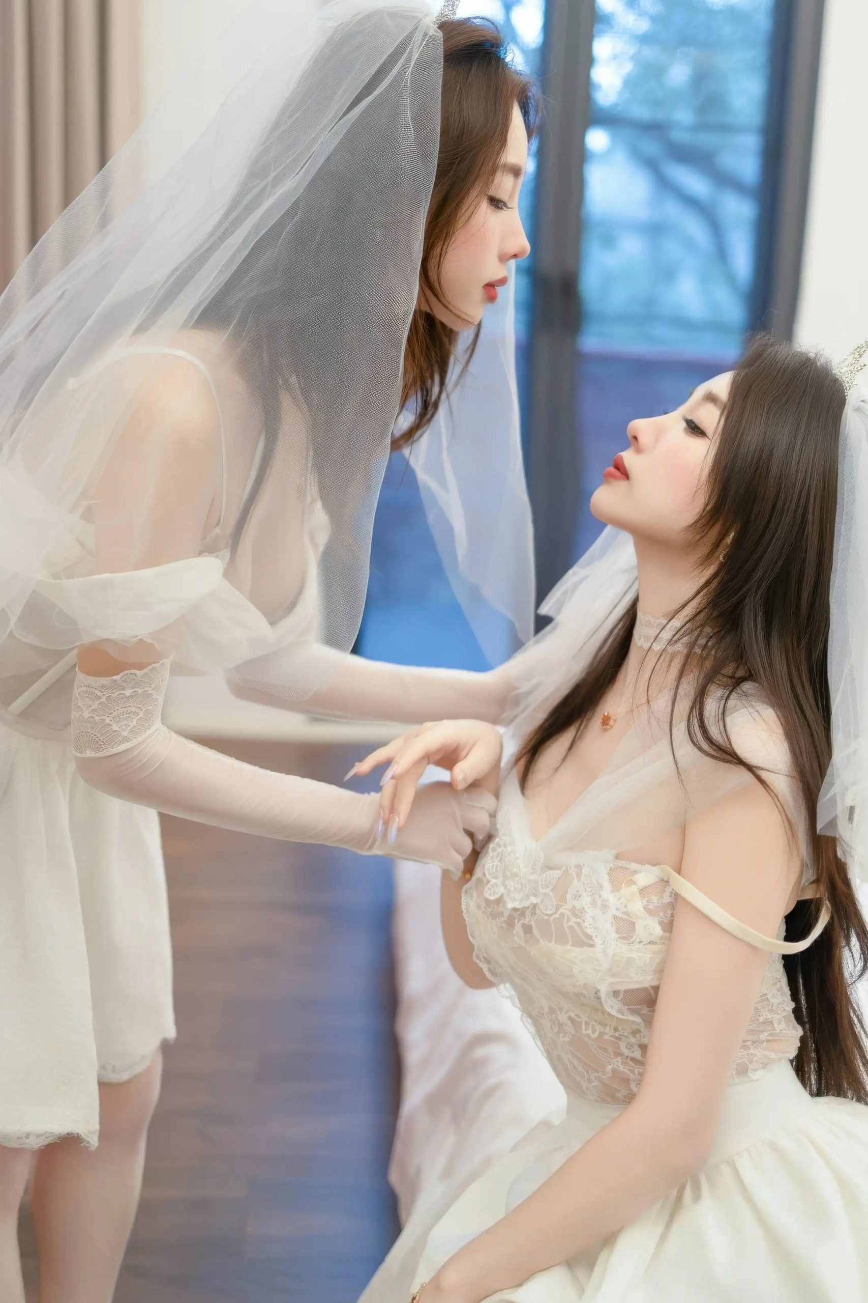 Twins-桃之夭夭 白色蕾丝婚纱