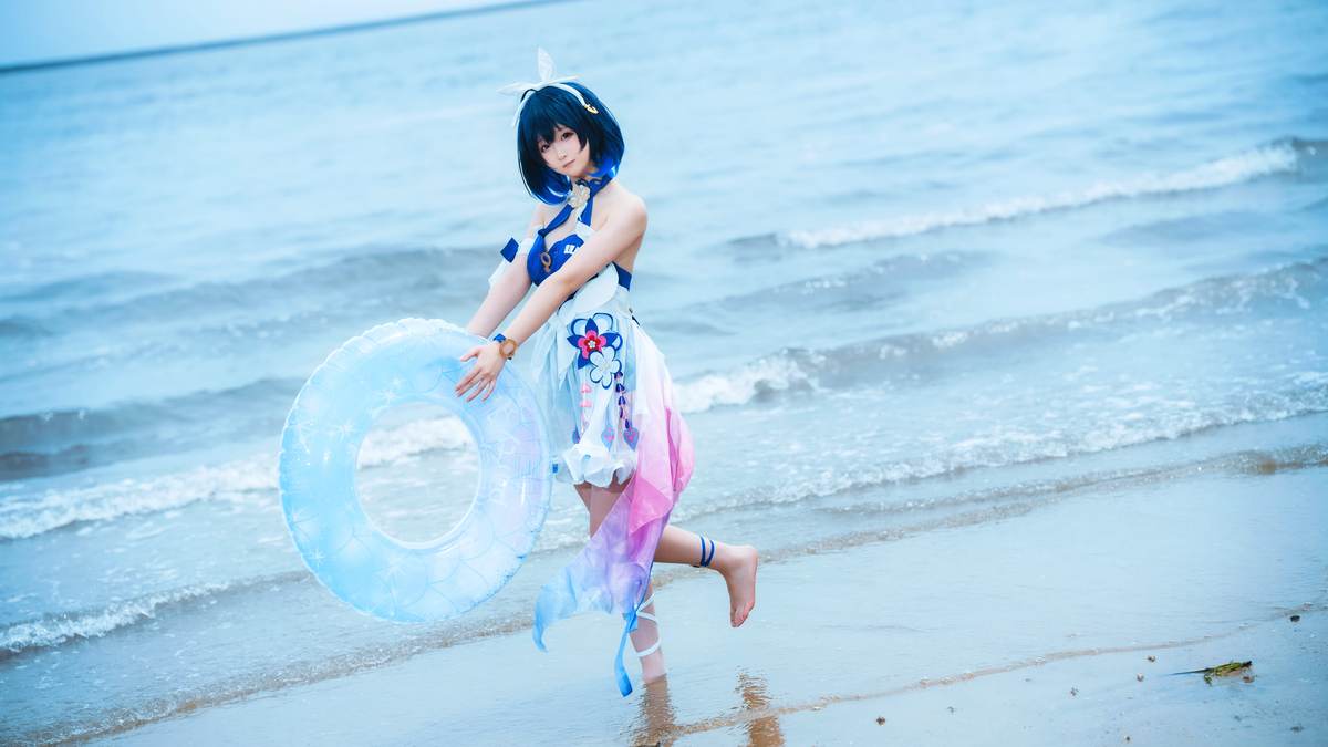 Seele麦麦 – 希尔彼岸浪花物语·海滩：蓝白泳装海滩白丝美腿 72P
