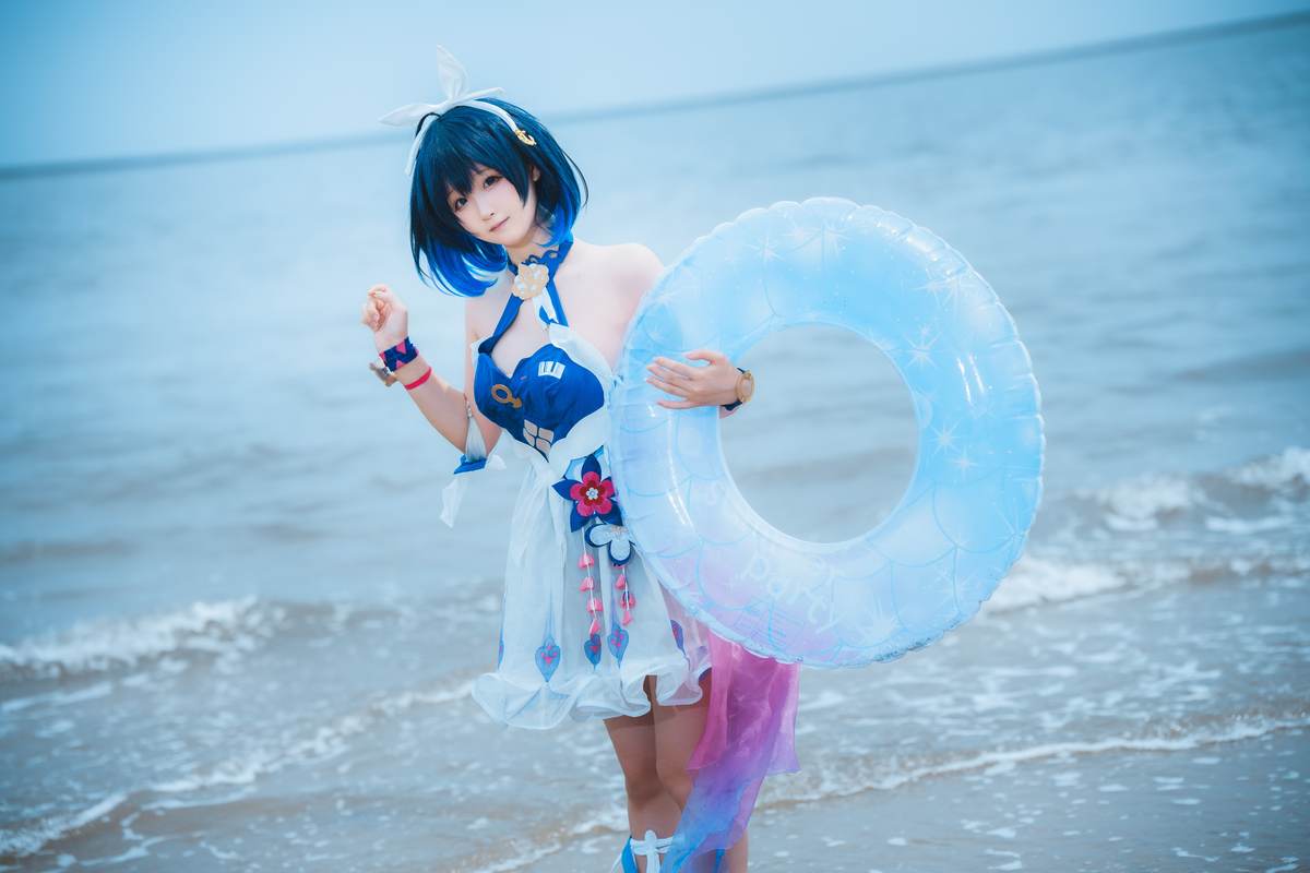 Seele麦麦 – 希尔彼岸浪花物语·海滩：蓝白泳装海滩白丝美腿 72P