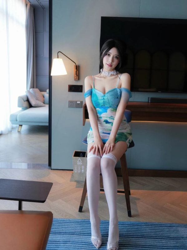 shelly诗莉吖 白色丝袜2-御萝部落