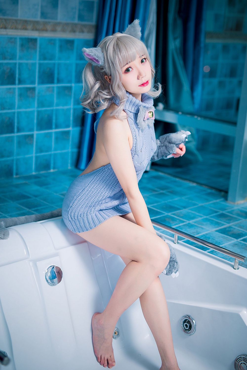 萝莉萌妹子真央Mao露背毛衣秀完美身材猫女郎装扮性感写真-御萝部落