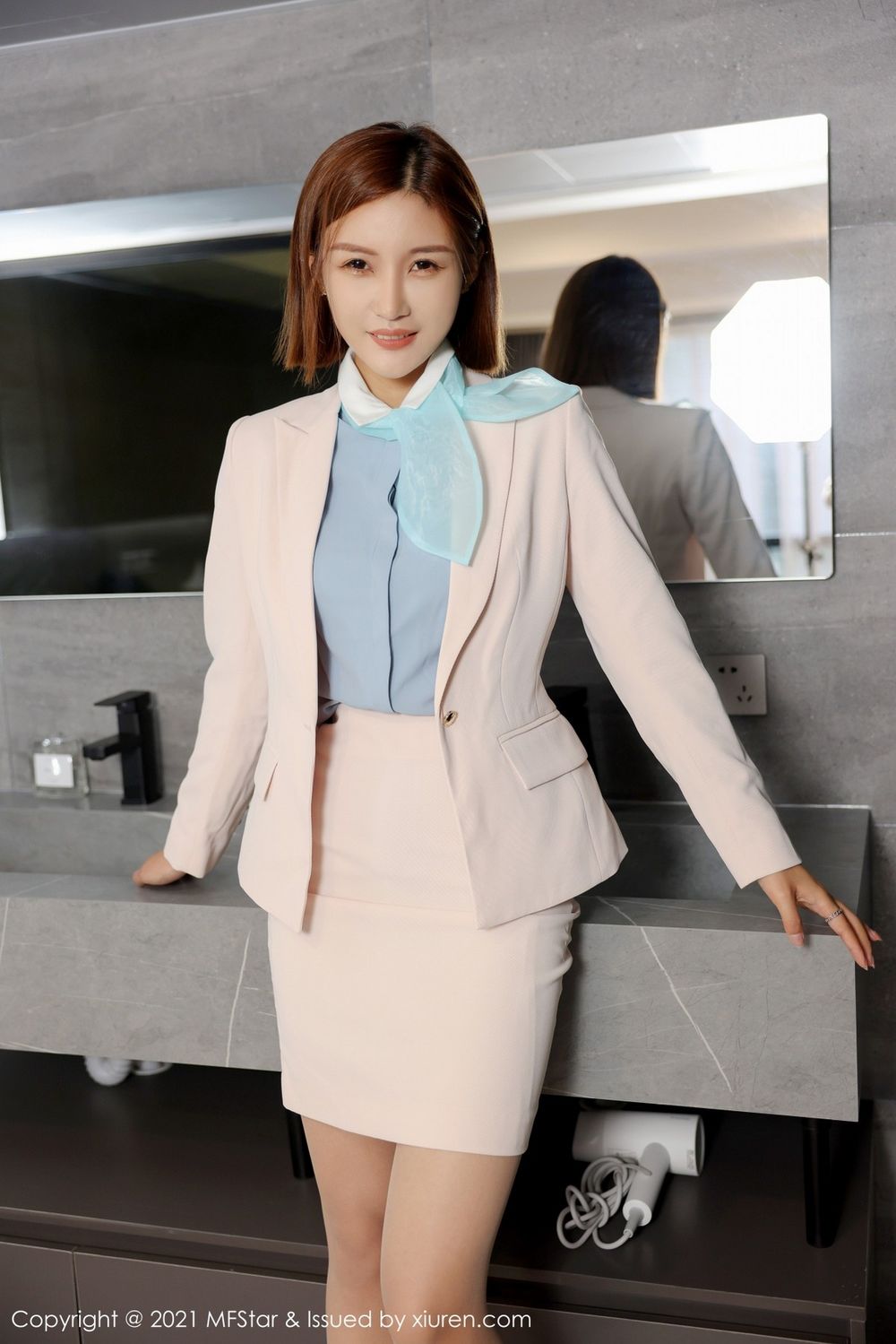 模范学院新人模特王蜜清爽短发职场OL典雅制服系列首套写真-御萝部落