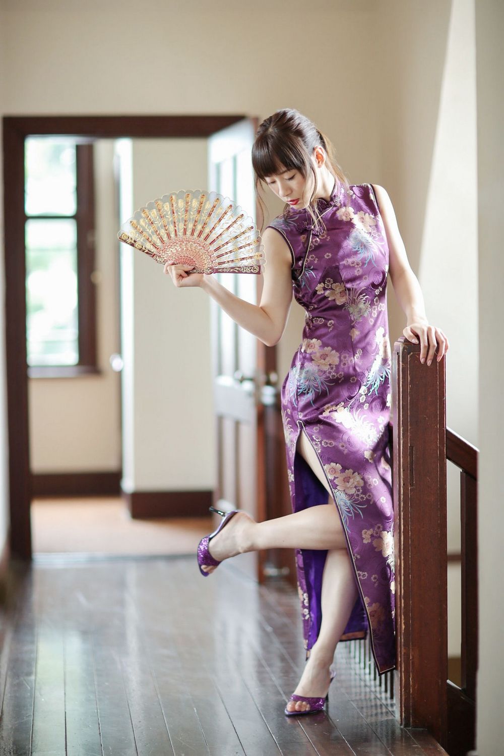 日本美女生田衣梨奈高开叉旗袍+海边比基尼系列性感写真-御萝部落
