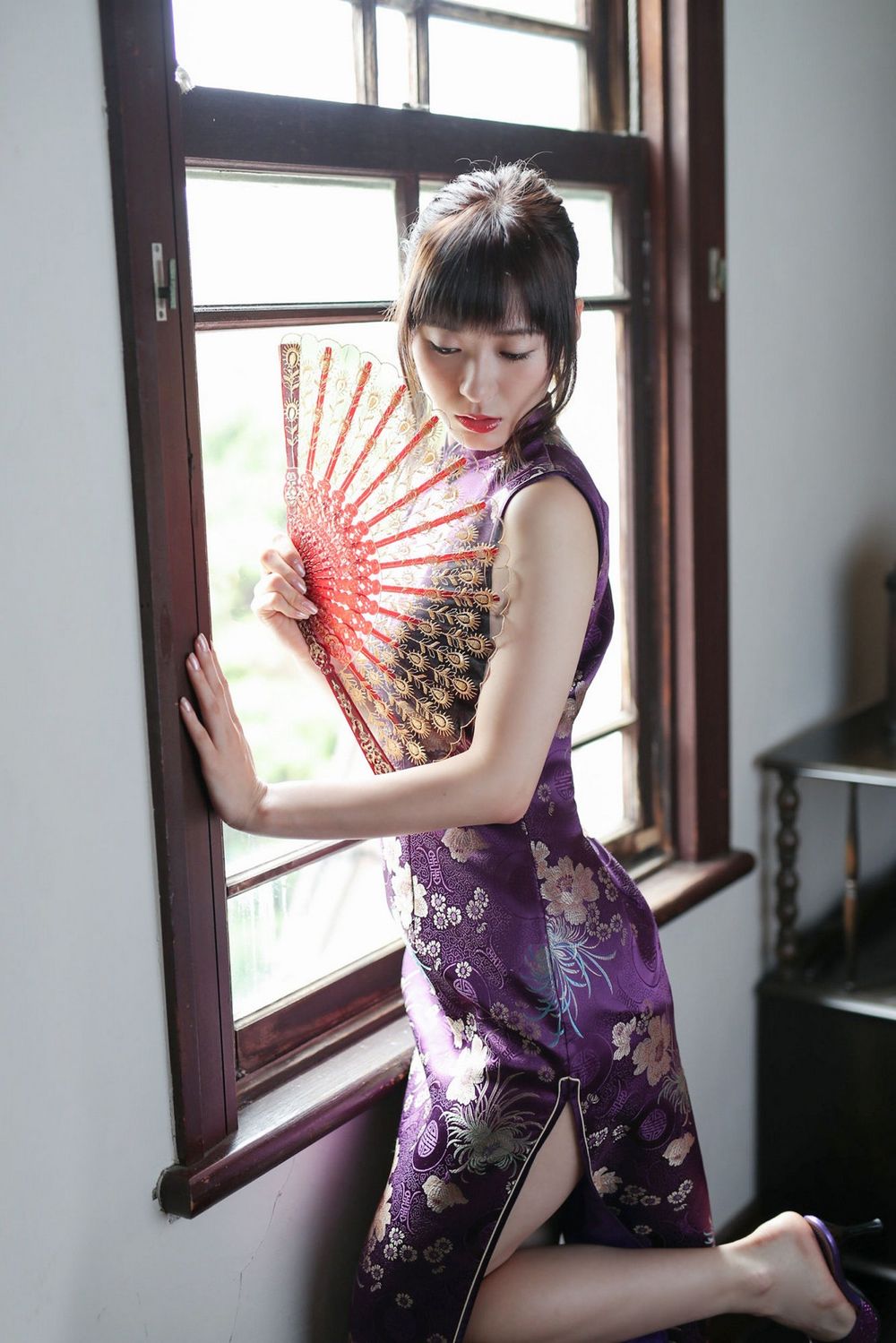 日本美女生田衣梨奈高开叉旗袍+海边比基尼系列性感写真-御萝部落