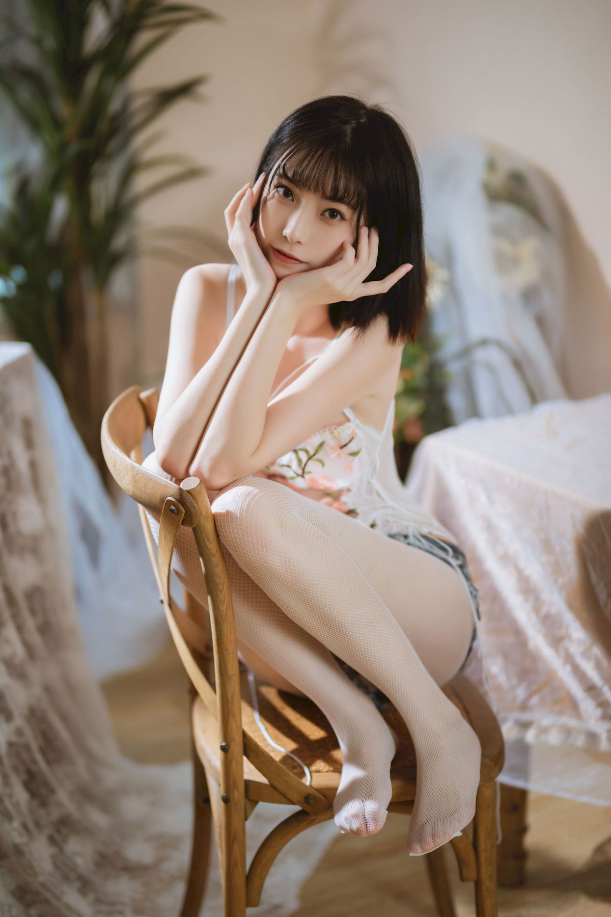 短发美女许岚LAN碎花半透上衣搭配牛仔短裤清凉写真 – 美女 –