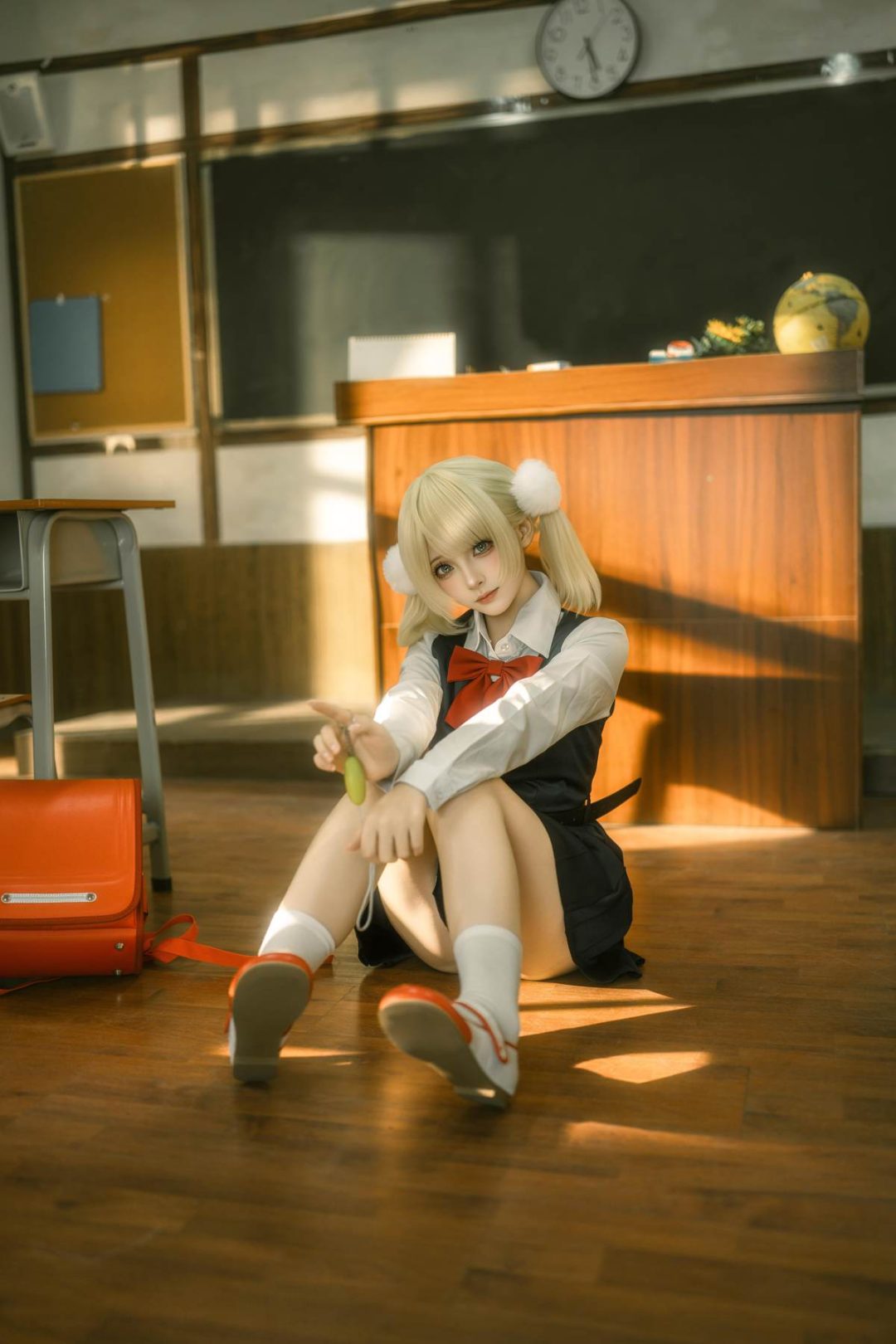 Bangni邦尼 – 时雨羽衣：教室白丝制服 比基尼美腿还原 87P