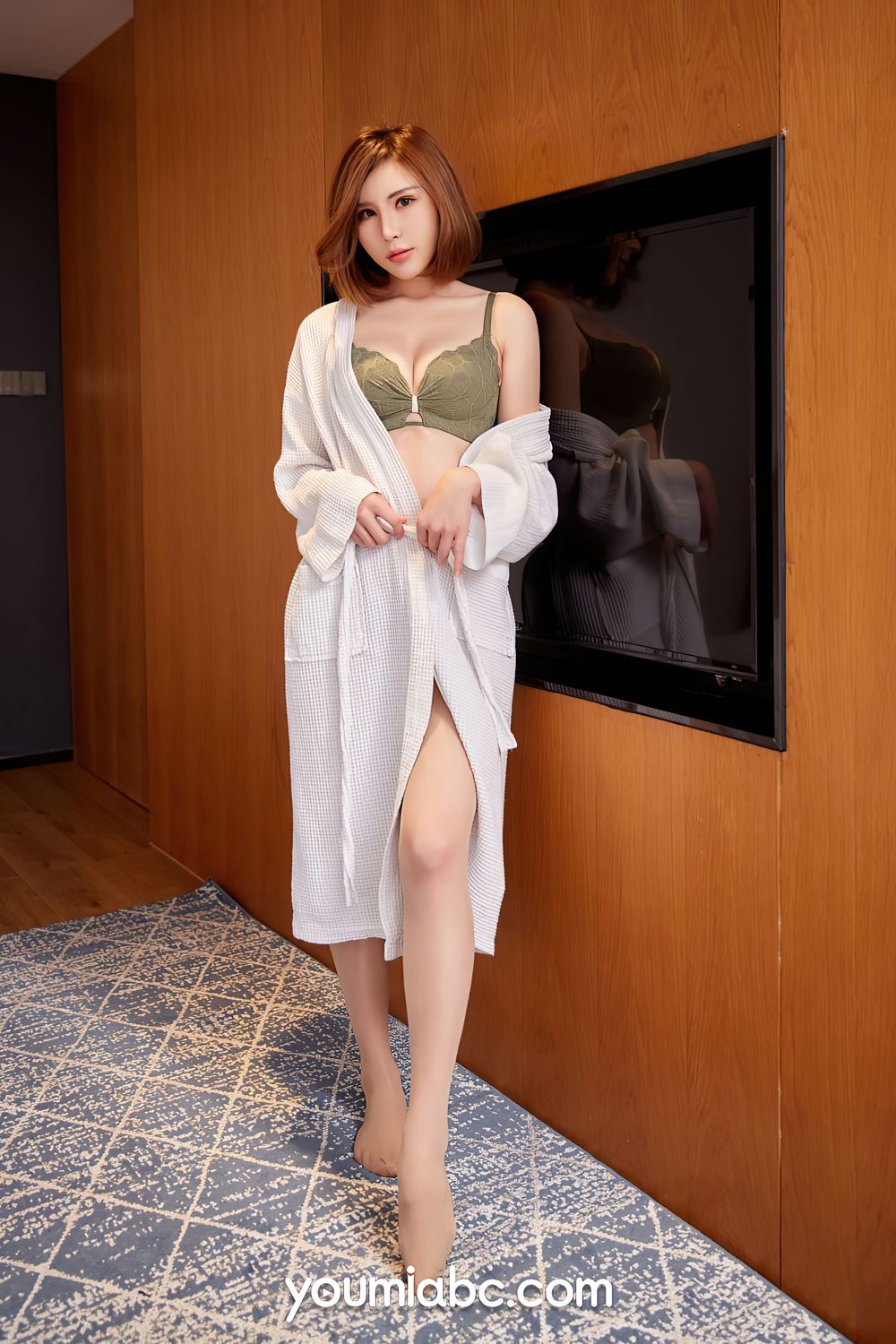 YOUMI尤美美女模特夏美子丝袜美腿墨色琥珀内衣主题性感写真-御萝部落
