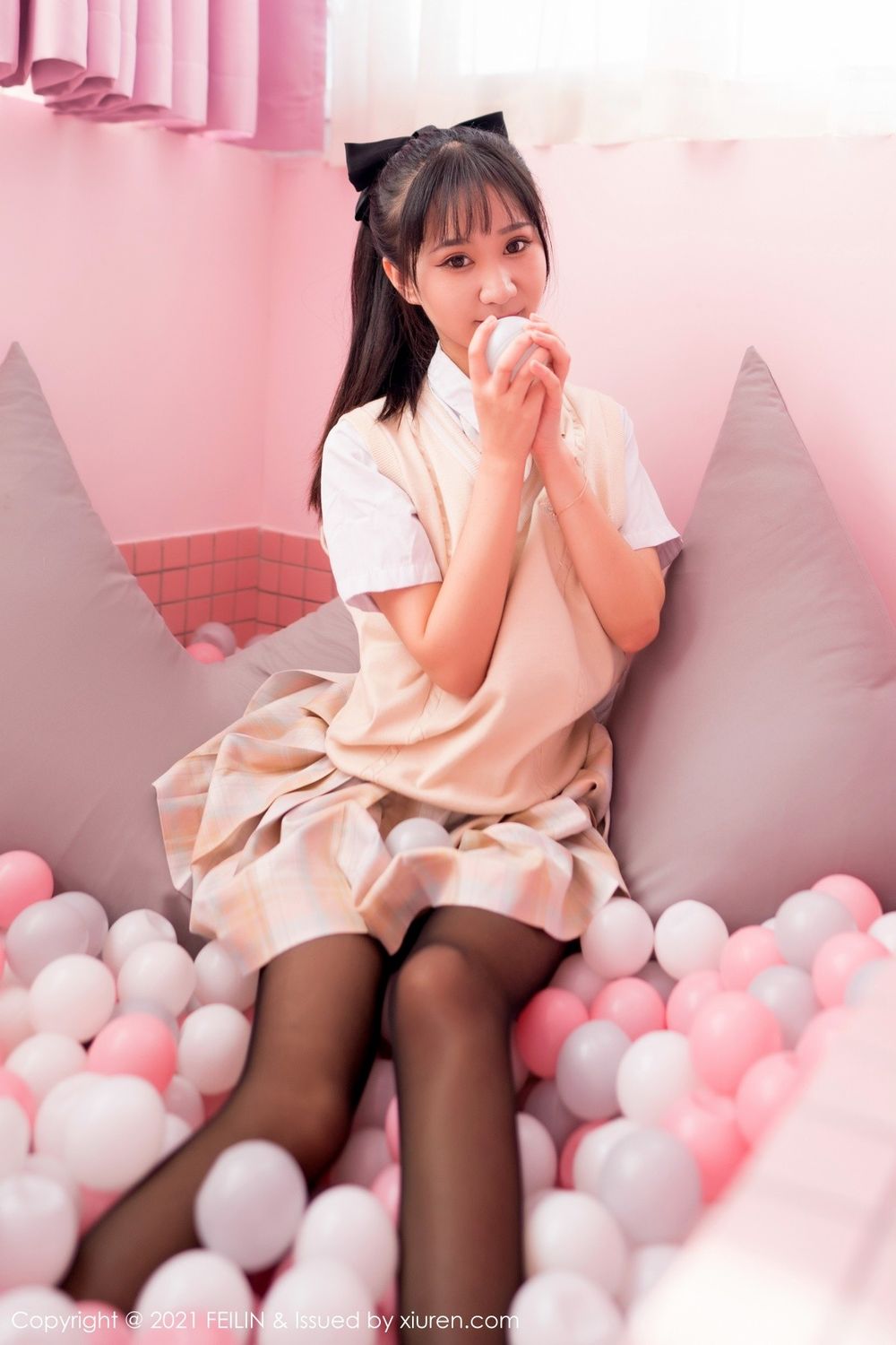 嗲囡囡美女模特小果冻儿jelly兔耳装与黑丝制服系列性感写真-御萝部落