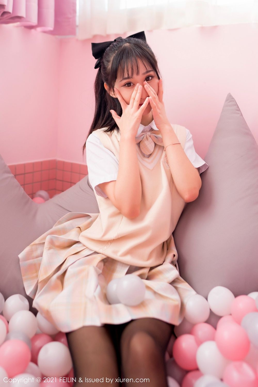 嗲囡囡美女模特小果冻儿jelly兔耳装与黑丝制服系列性感写真-御萝部落