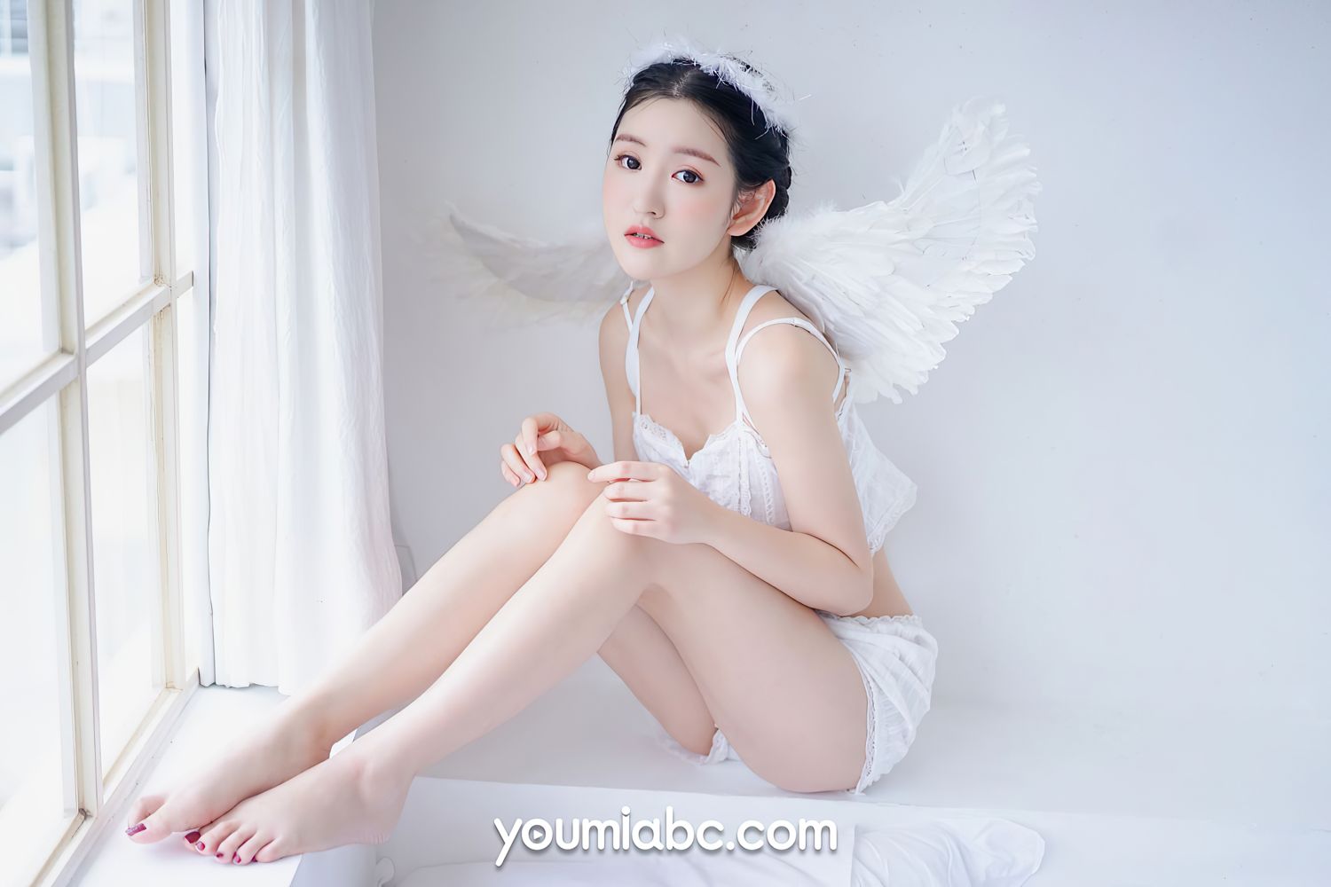 YOUMI尤美美女模特沈梦瑶修长美腿落凡天使主题性感写真-御萝部落