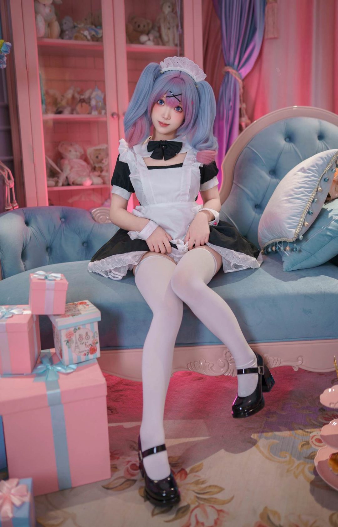 Bangni邦尼 – 初音未来 兔子洞女仆：蓝发女仆白丝露臀 大尺度还原 82P