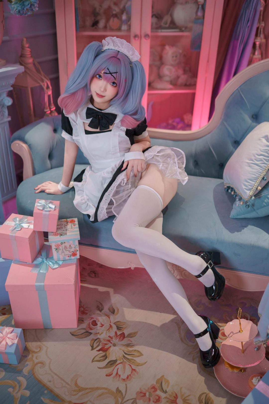 Bangni邦尼 – 初音未来 兔子洞女仆：蓝发女仆白丝露臀 大尺度还原 82P