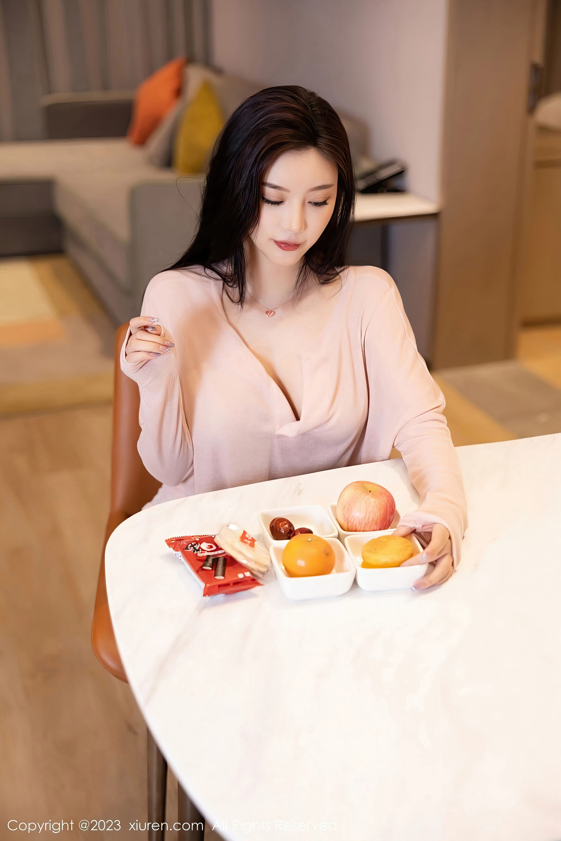 [XiuRen秀人网] No.6788 杨晨晨Yome – 黑丝美臀+粉色服饰性感写真