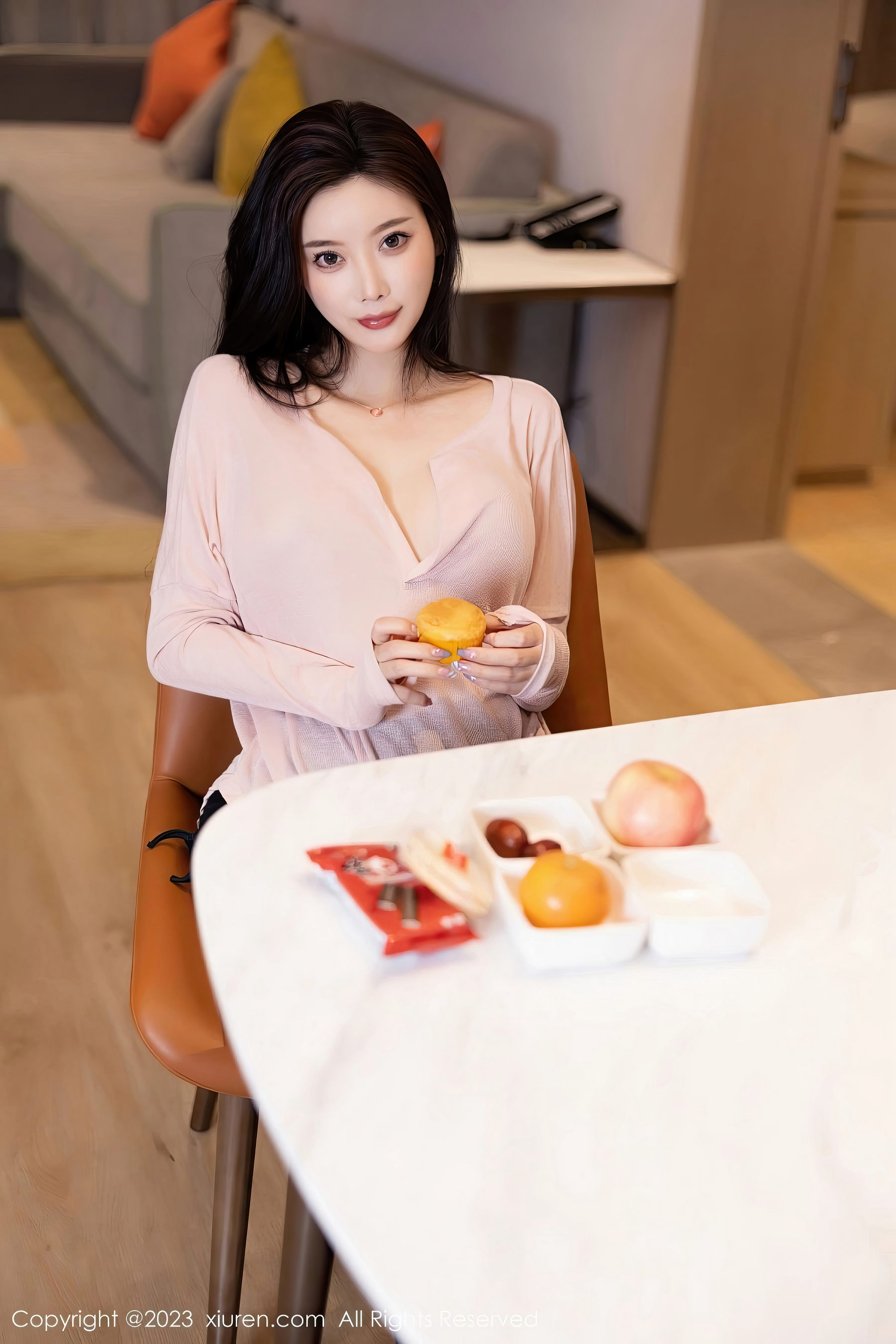 [XiuRen秀人网] No.6788 杨晨晨Yome – 黑丝美臀+粉色服饰性感写真