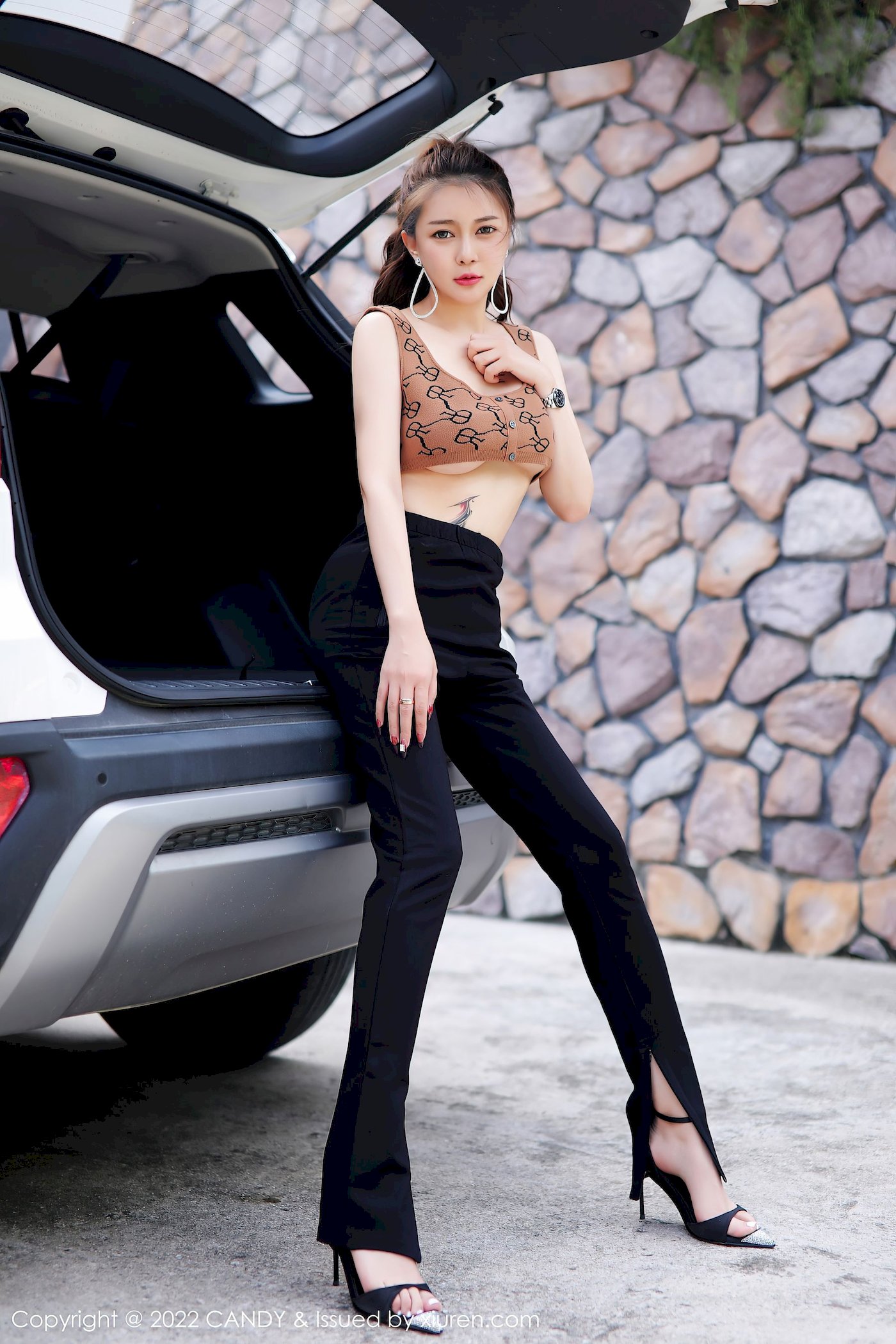 [CANDY网红馆] VOL.085 凯竹姐姐 – 汽车女郎+丰腴体态性感写真