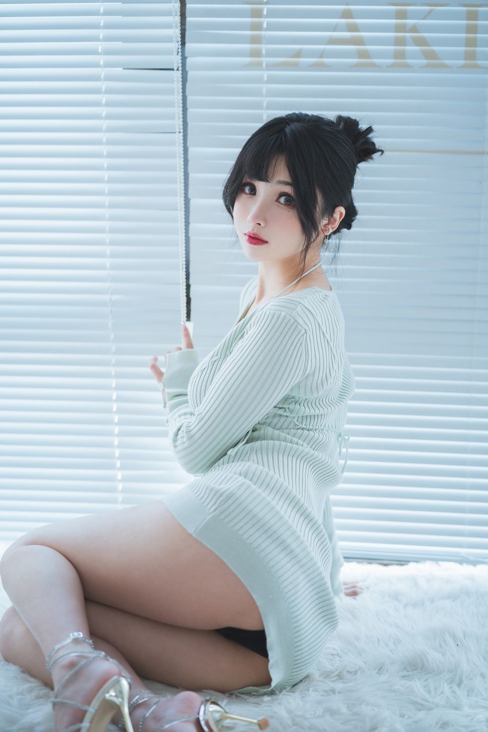 网络美女rioko凉凉子深V针织裙居家黑色内衣系列私房写真-御萝部落