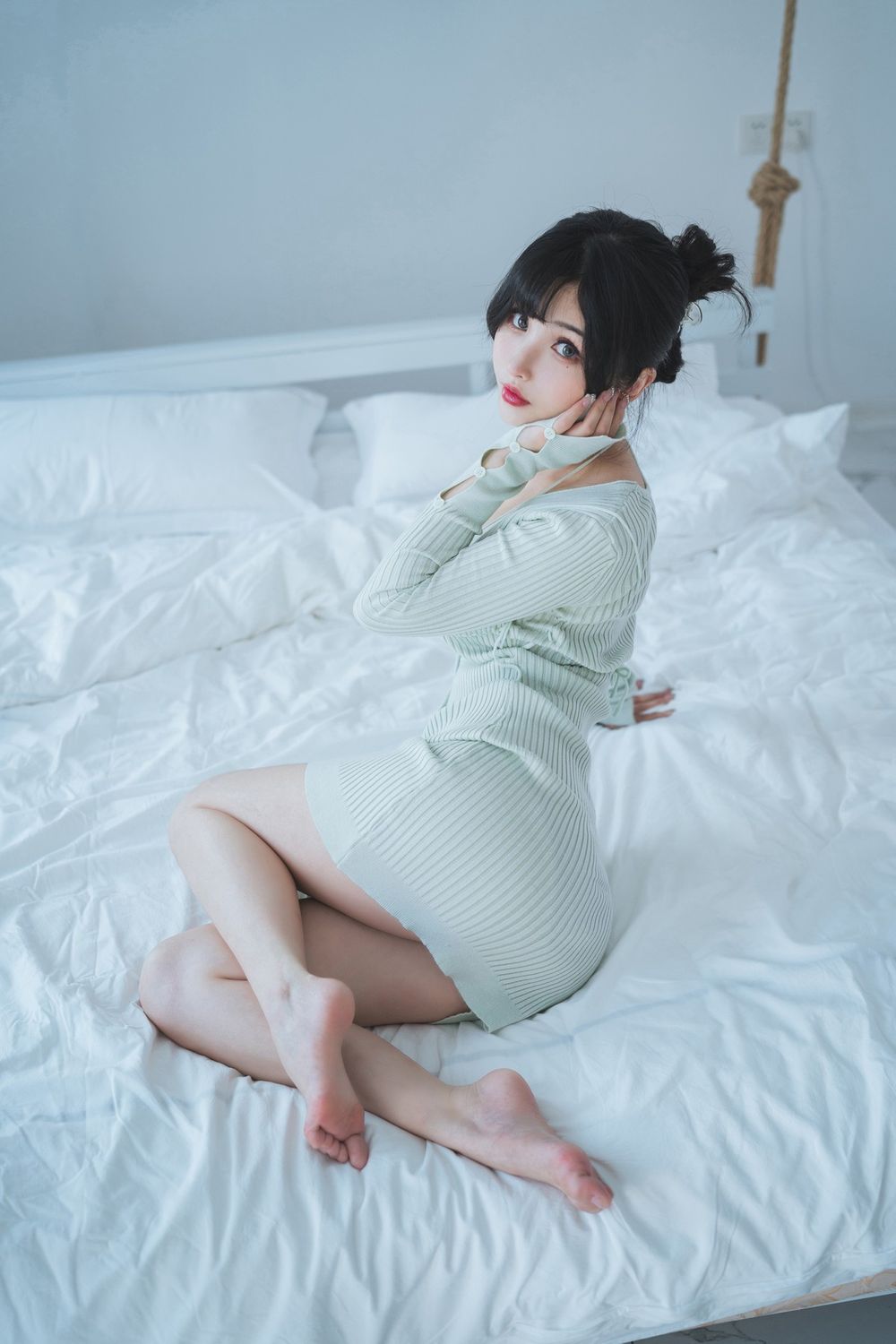 网络美女rioko凉凉子深V针织裙居家黑色内衣系列私房写真-御萝部落