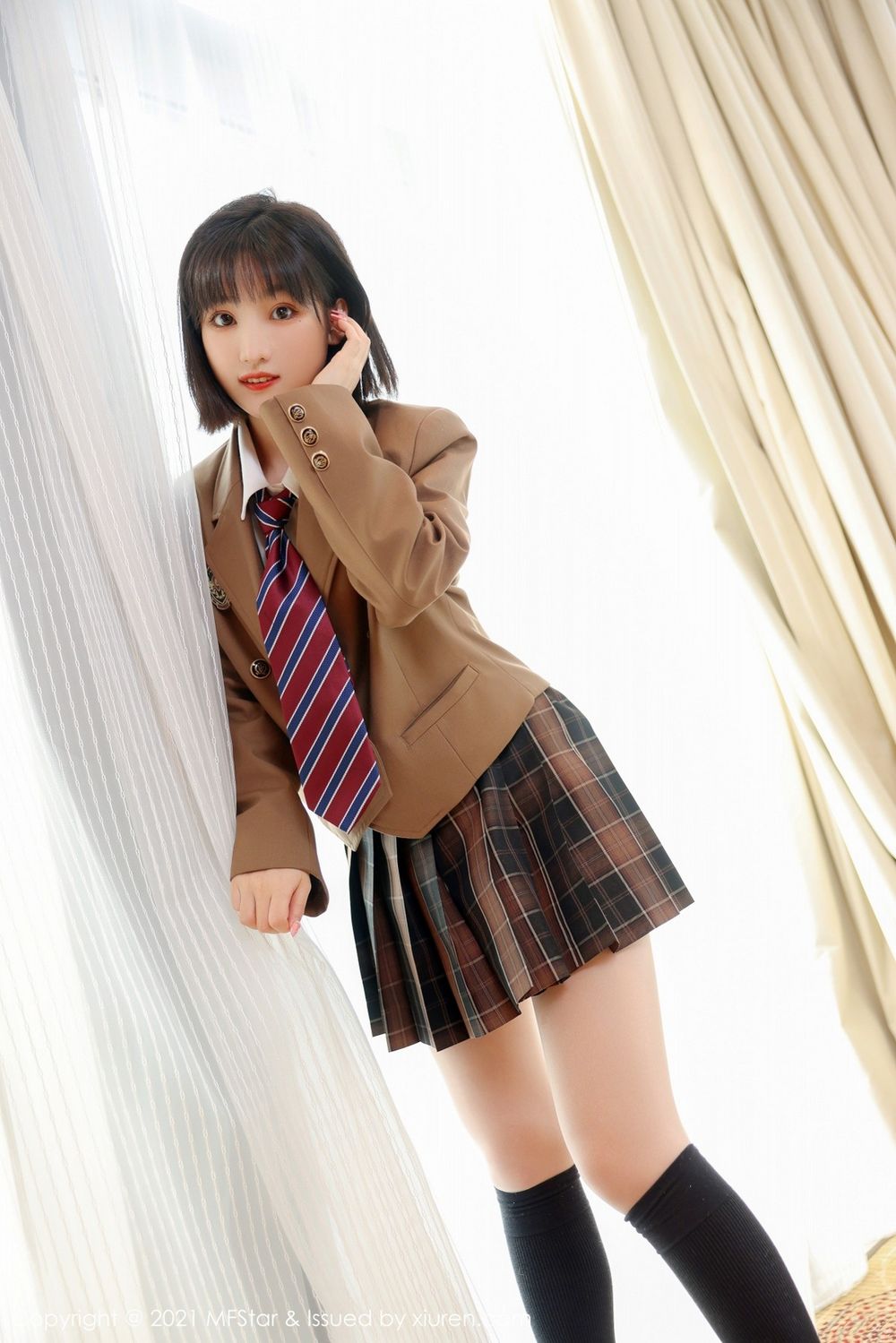 模范学院美女模特甜筒晓彤甜美可人居家女友视角私房写真-御萝部落