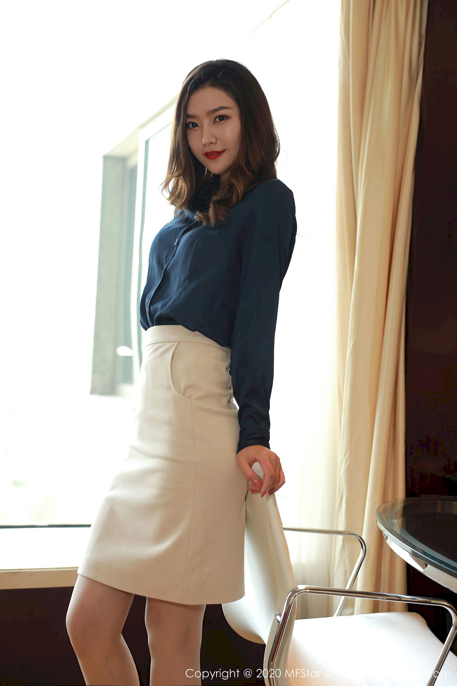 [MFStar模范学院] VOL.381 模特方子萱 – 秘书OL+高挑身姿性感写真