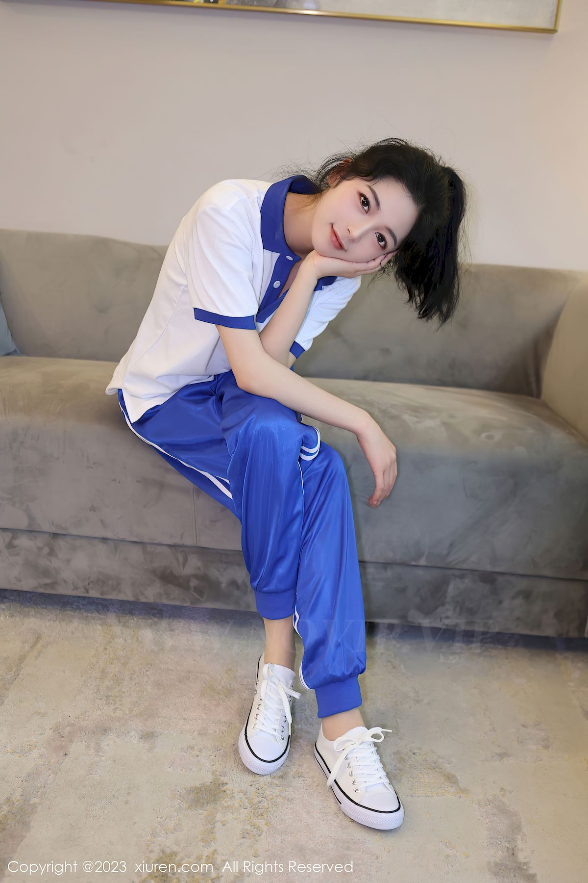 秀人网新人模特茜茜Kimi清纯学妹装扮苗条动人性感写真-御萝部落