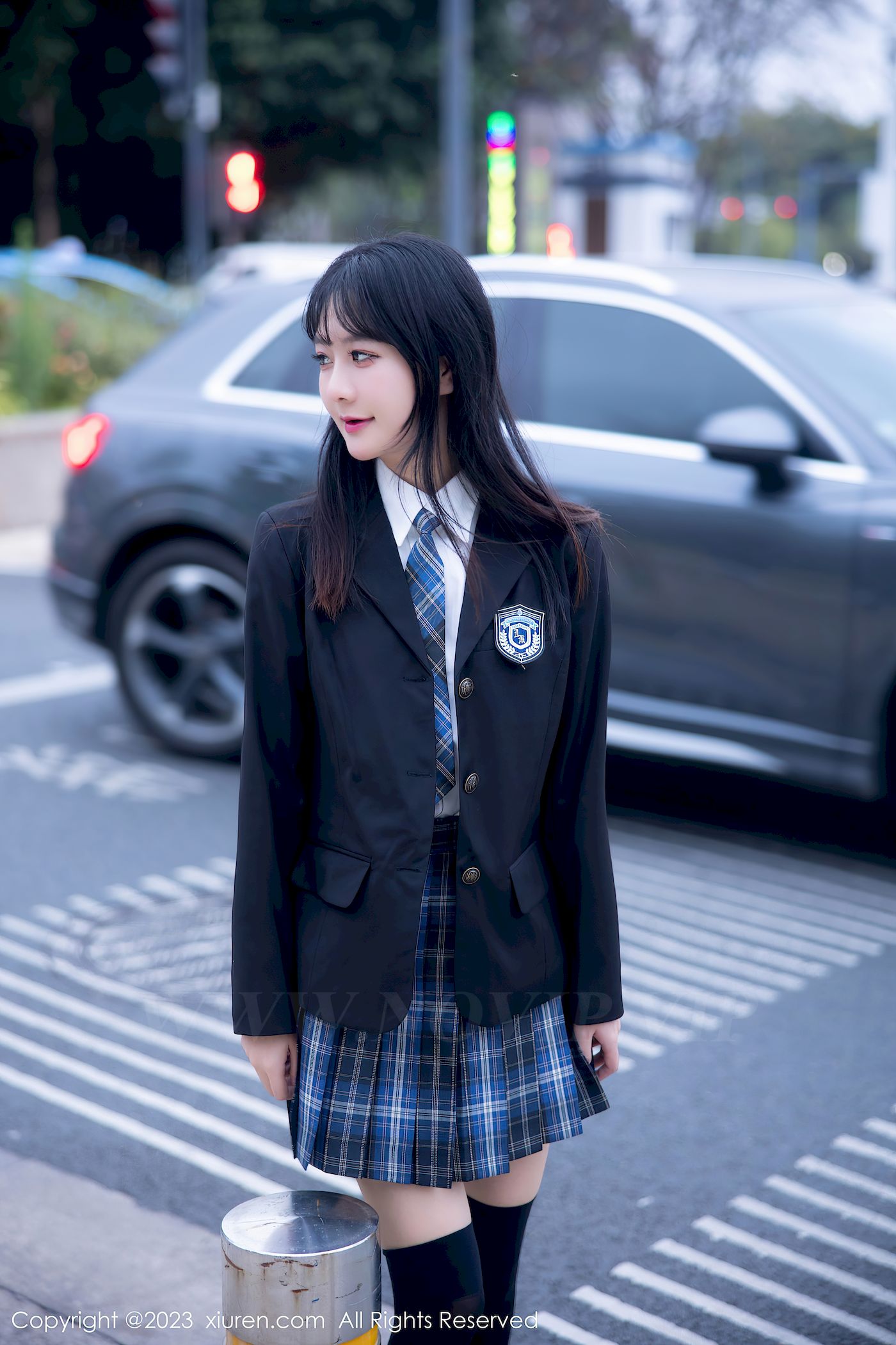 秀人网美女模特幼幼学妹制服格子裙搭配长筒袜性感写真-御萝部落