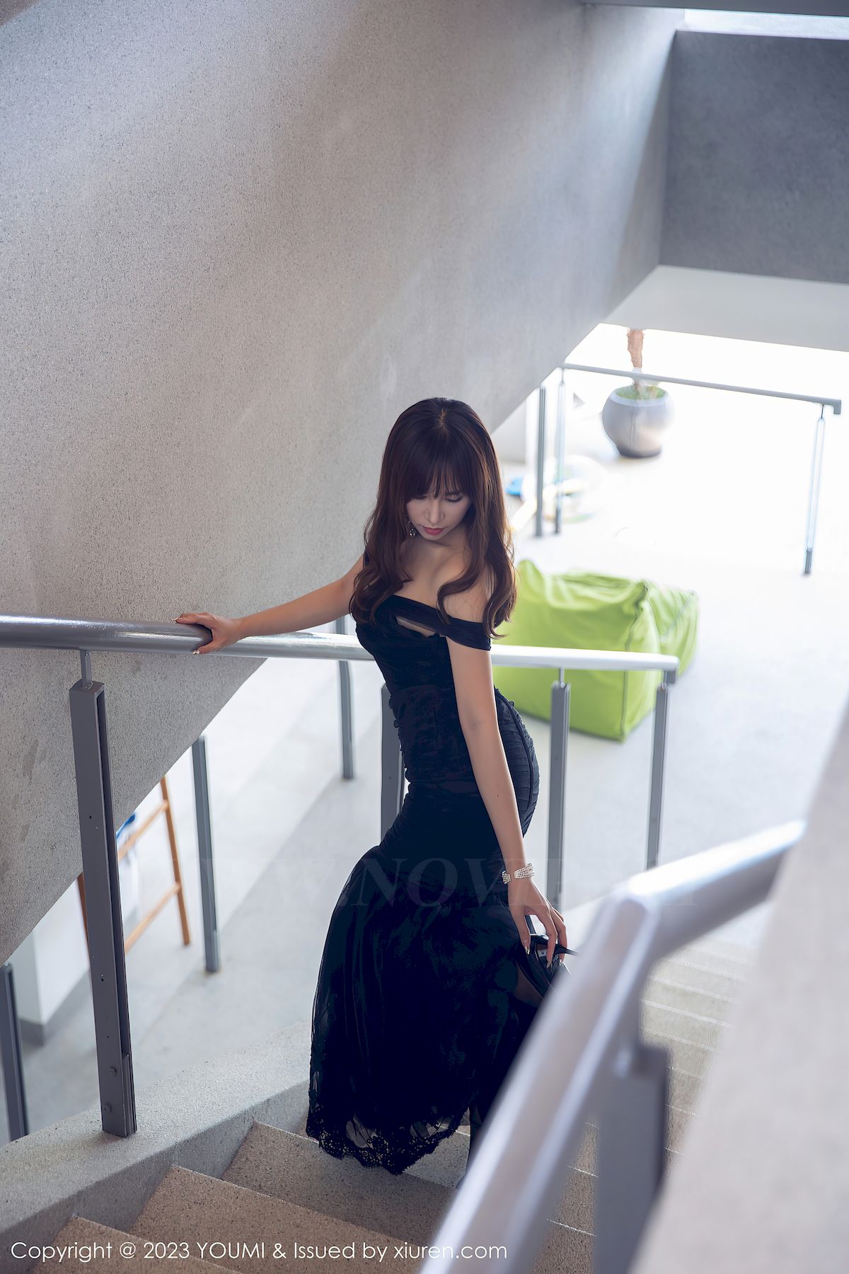 尤蜜荟美女模特icy猪黑色蕾丝服饰搭配魅惑黑丝泰国旅拍-御萝部落