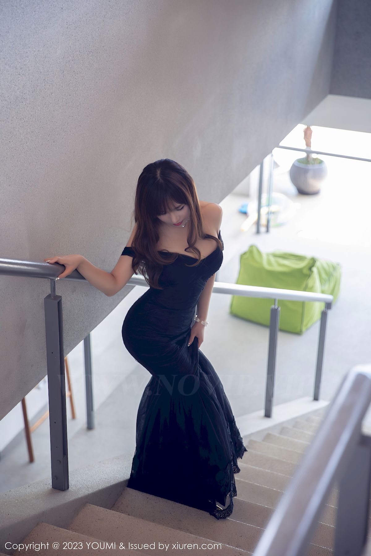 尤蜜荟美女模特icy猪黑色蕾丝服饰搭配魅惑黑丝泰国旅拍-御萝部落